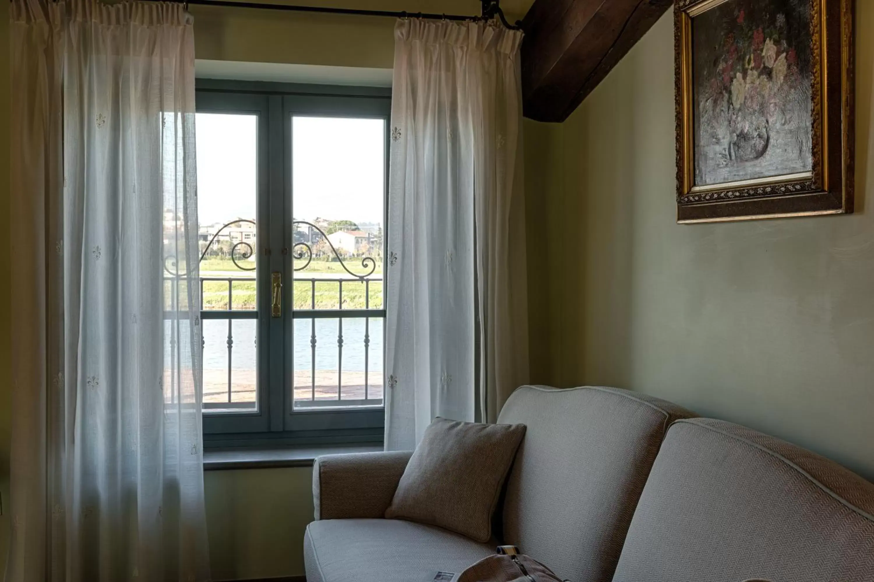 View (from property/room), Seating Area in Hotel Mulino di Firenze - WorldHotels Crafted