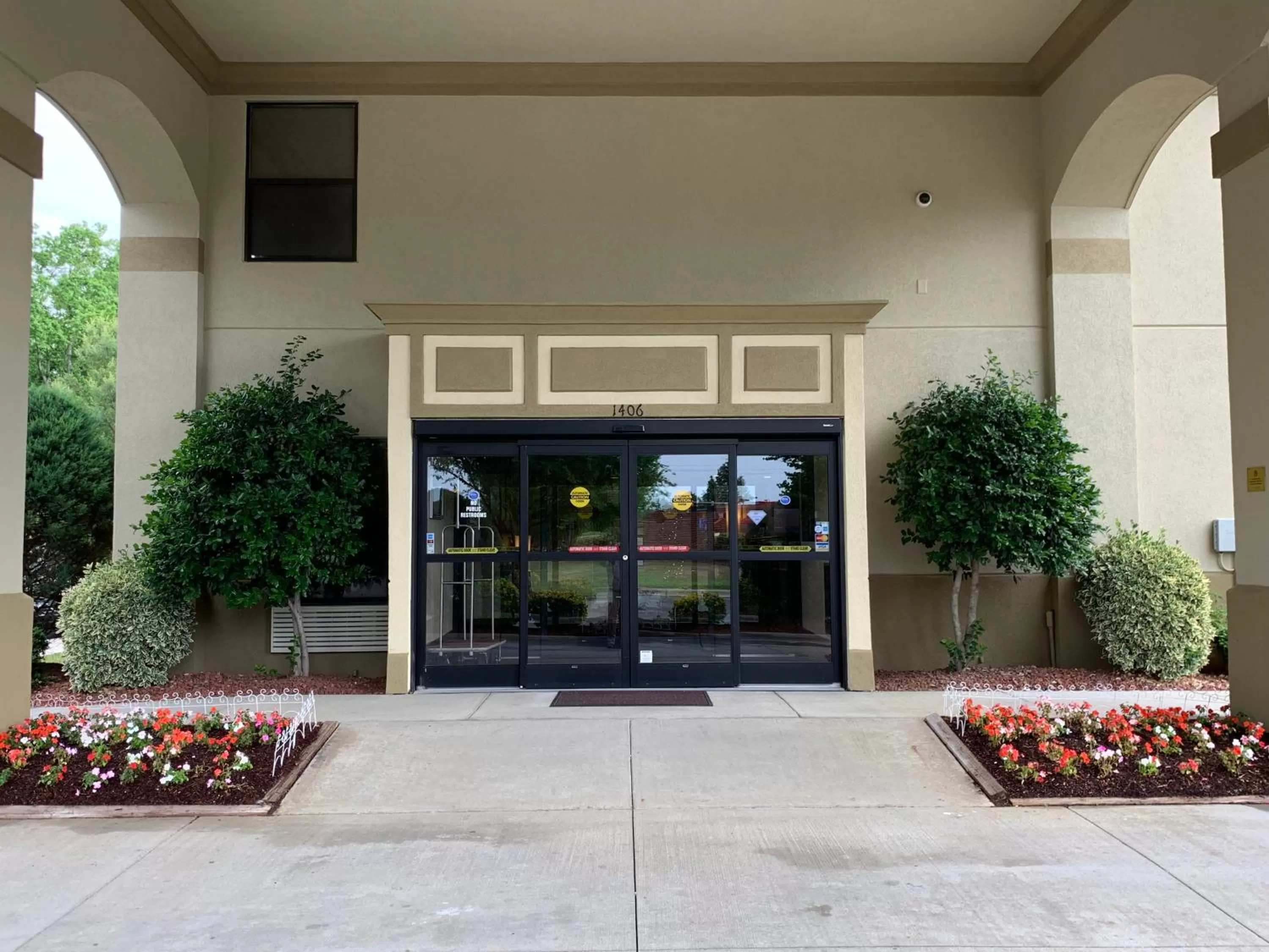 Facade/entrance in Inn at Clinton