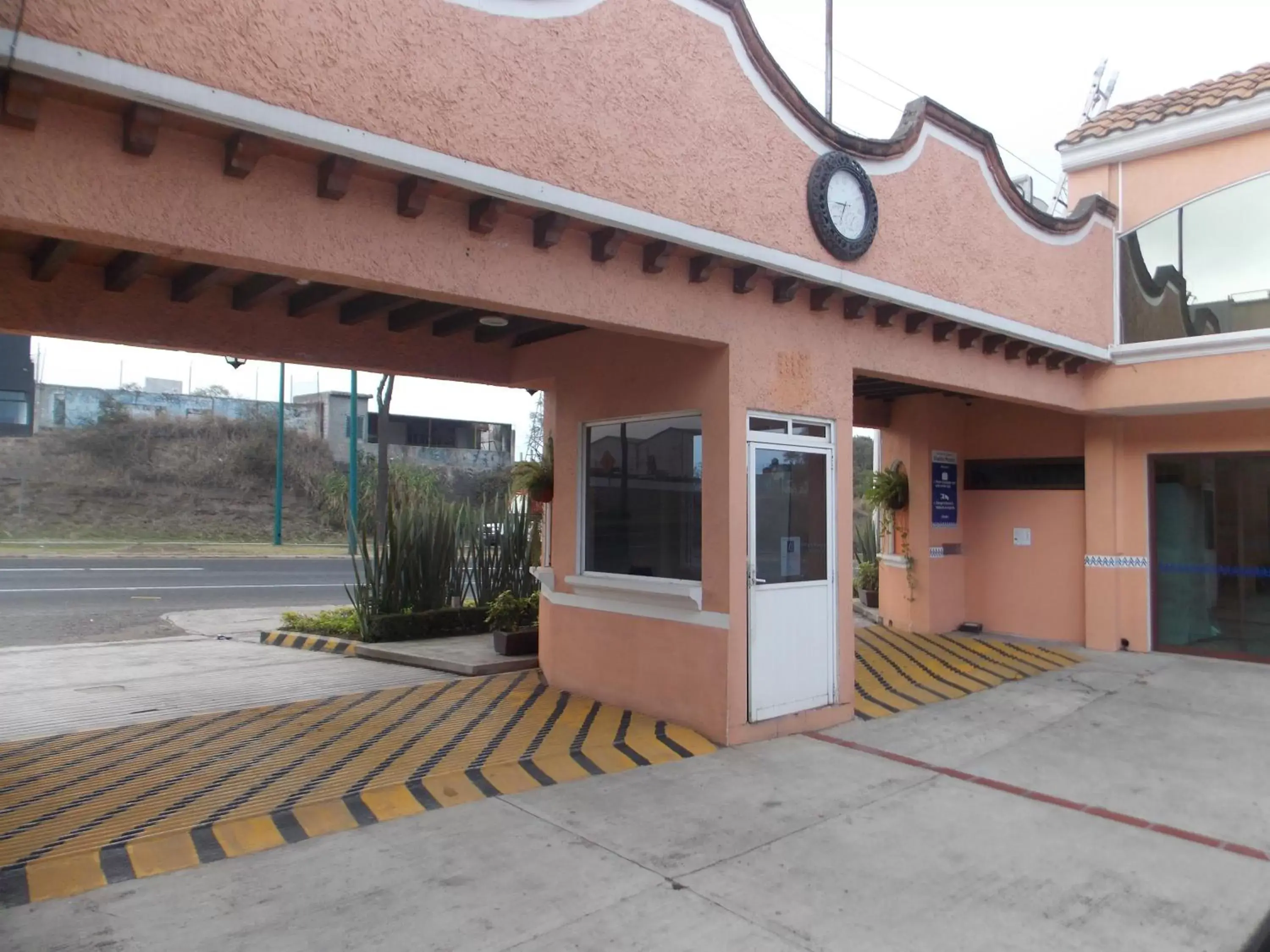 Facade/entrance in Hotel Express Alejandría