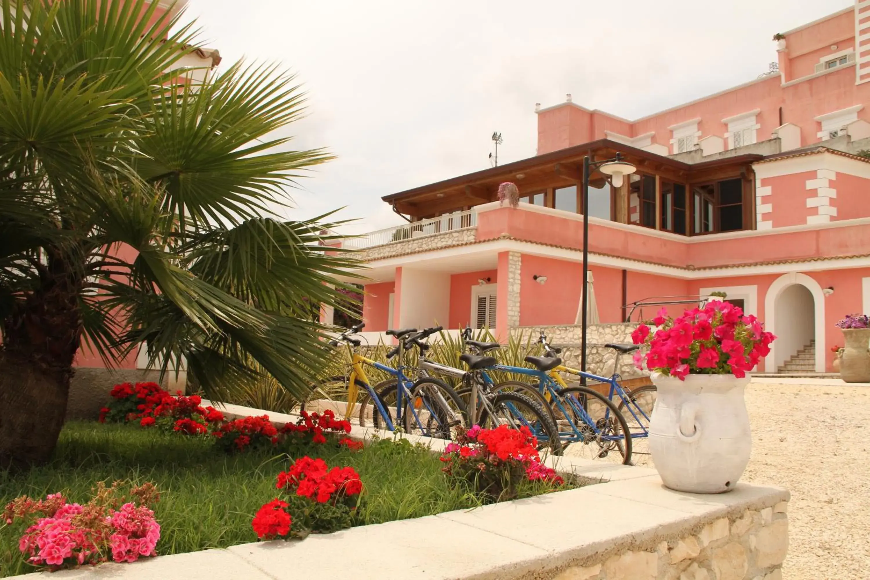 Facade/entrance, Property Building in Hotel Boutique Il Castellino Relais