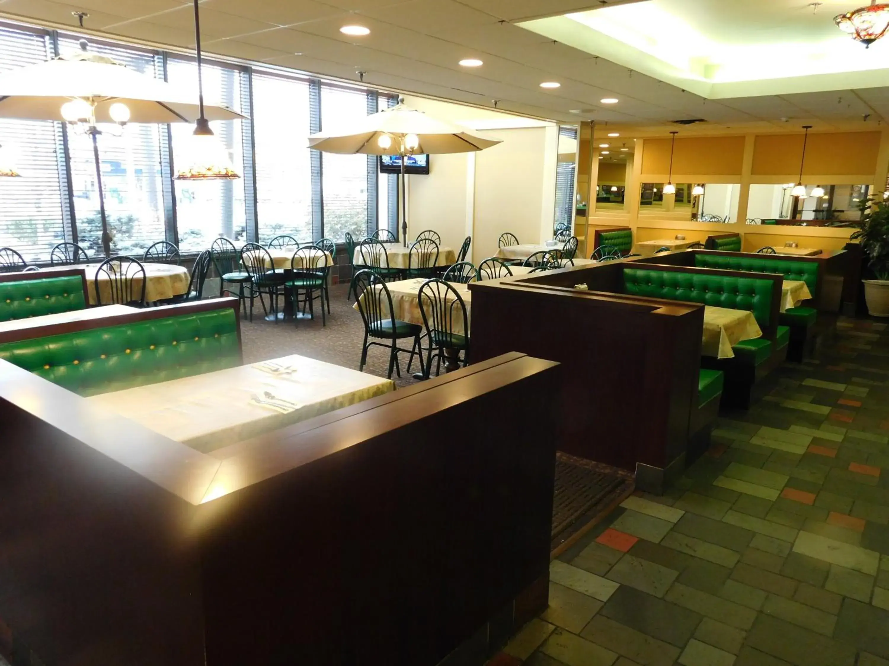 Restaurant/places to eat in West Gate Inn Nyack Restaurant/places to eat in West Gate Inn Nyack