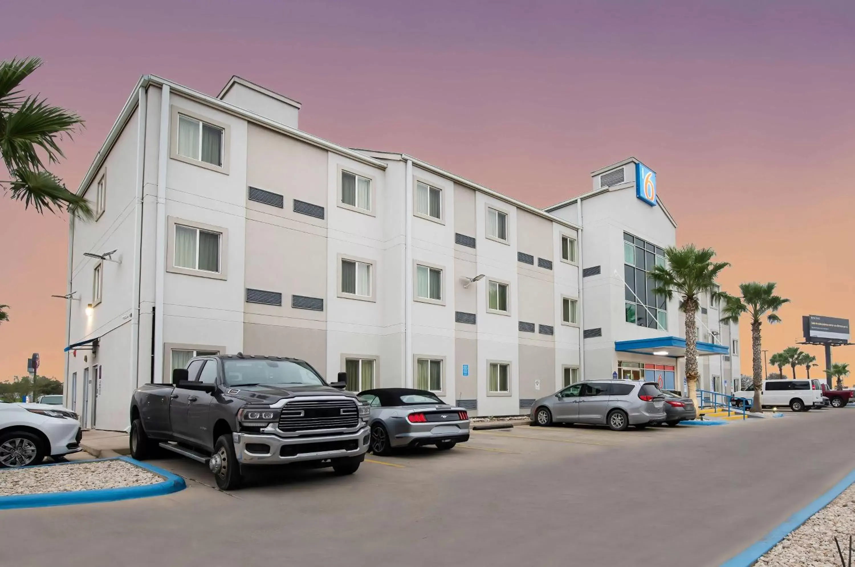 Property Building in Motel 6-Eagle Pass, TX - Lakeside