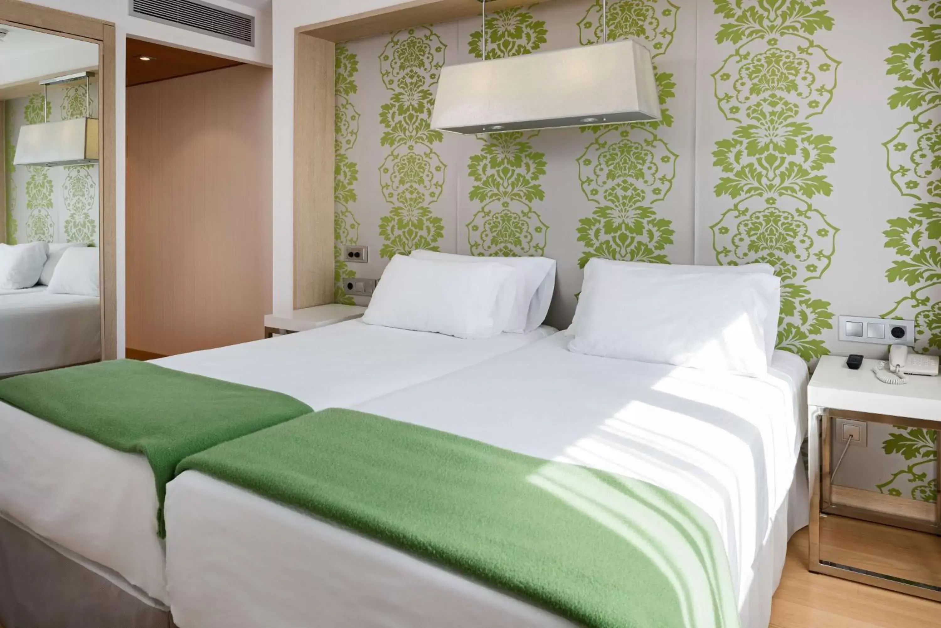 Photo of the whole room, Bed in NH Ciudad Real Photo of the whole room, Bed in NH Ciudad Real