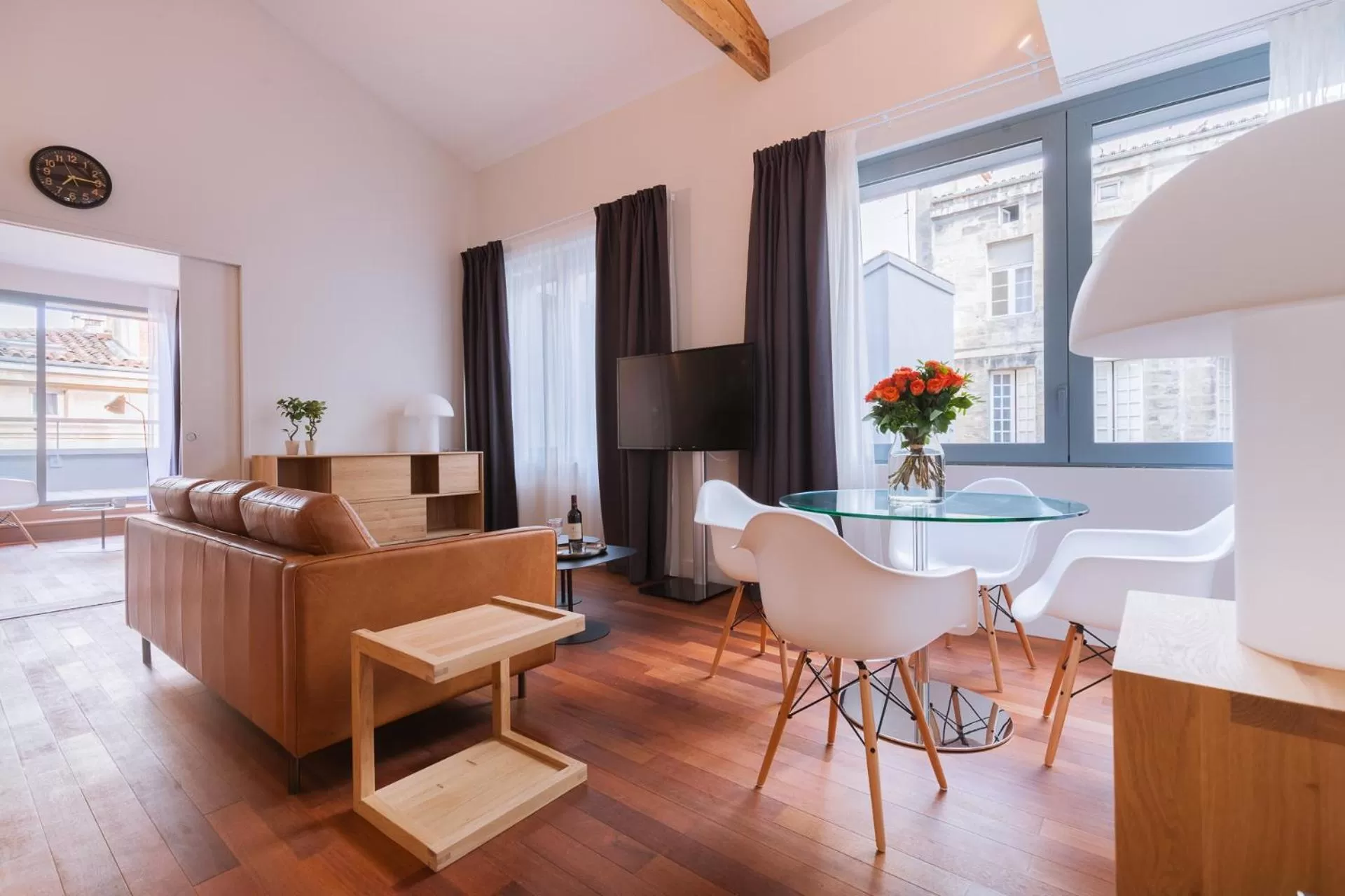 Seating Area in LOFT luxe hyper centre: terrasse/piscine/ salle de sport