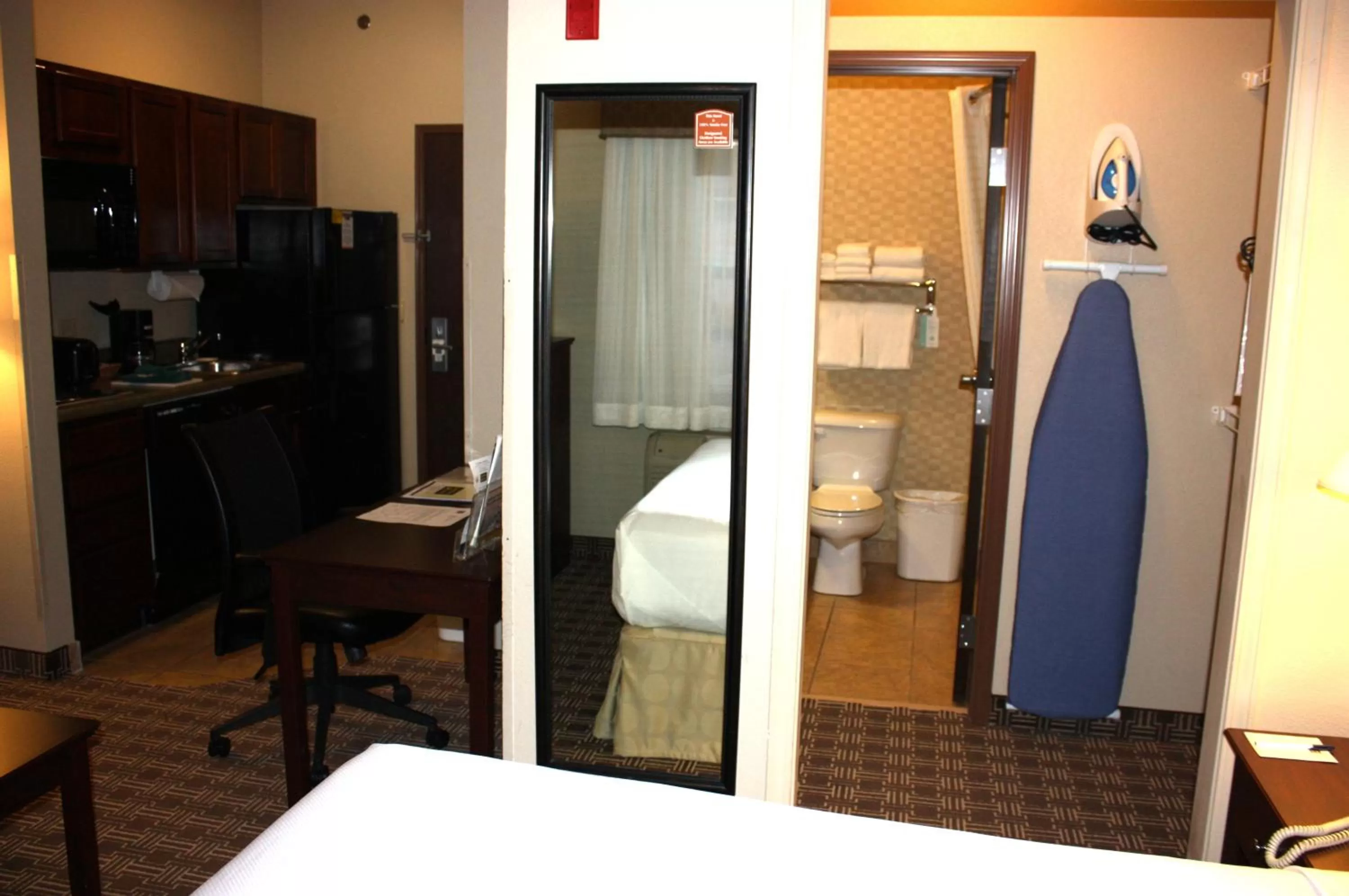 Photo of the whole room in MainStay Suites St Robert - Fort Leonard Wood