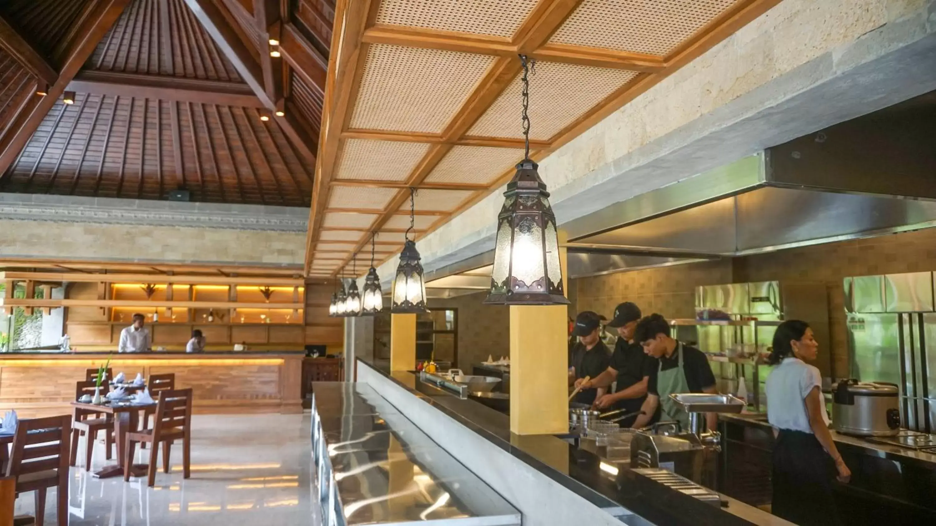 Restaurant/Places to Eat in Sakti Garden Resort & Spa