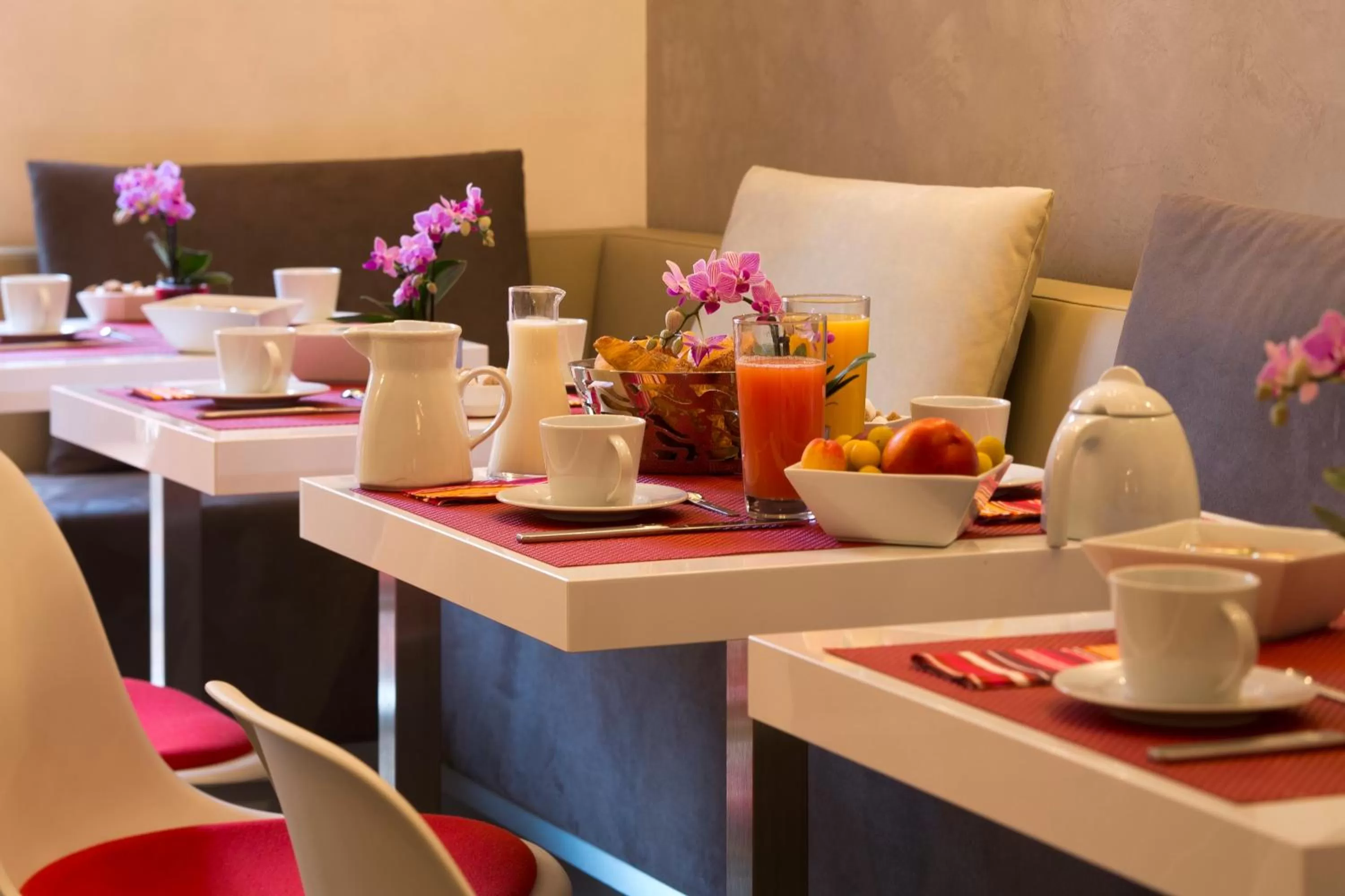 Food and drinks in Hotel des Arceaux