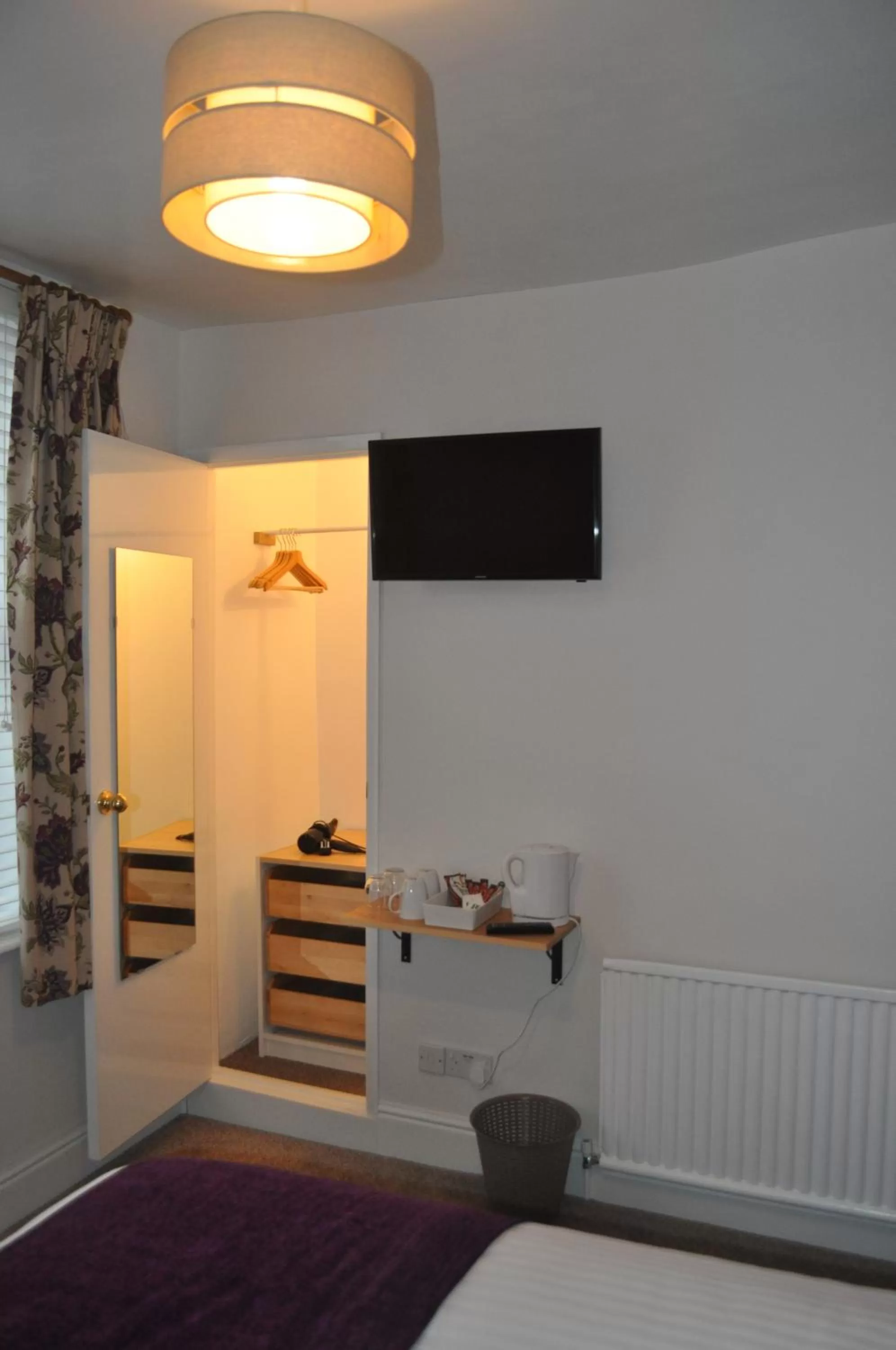 Bed in Woodlands 159