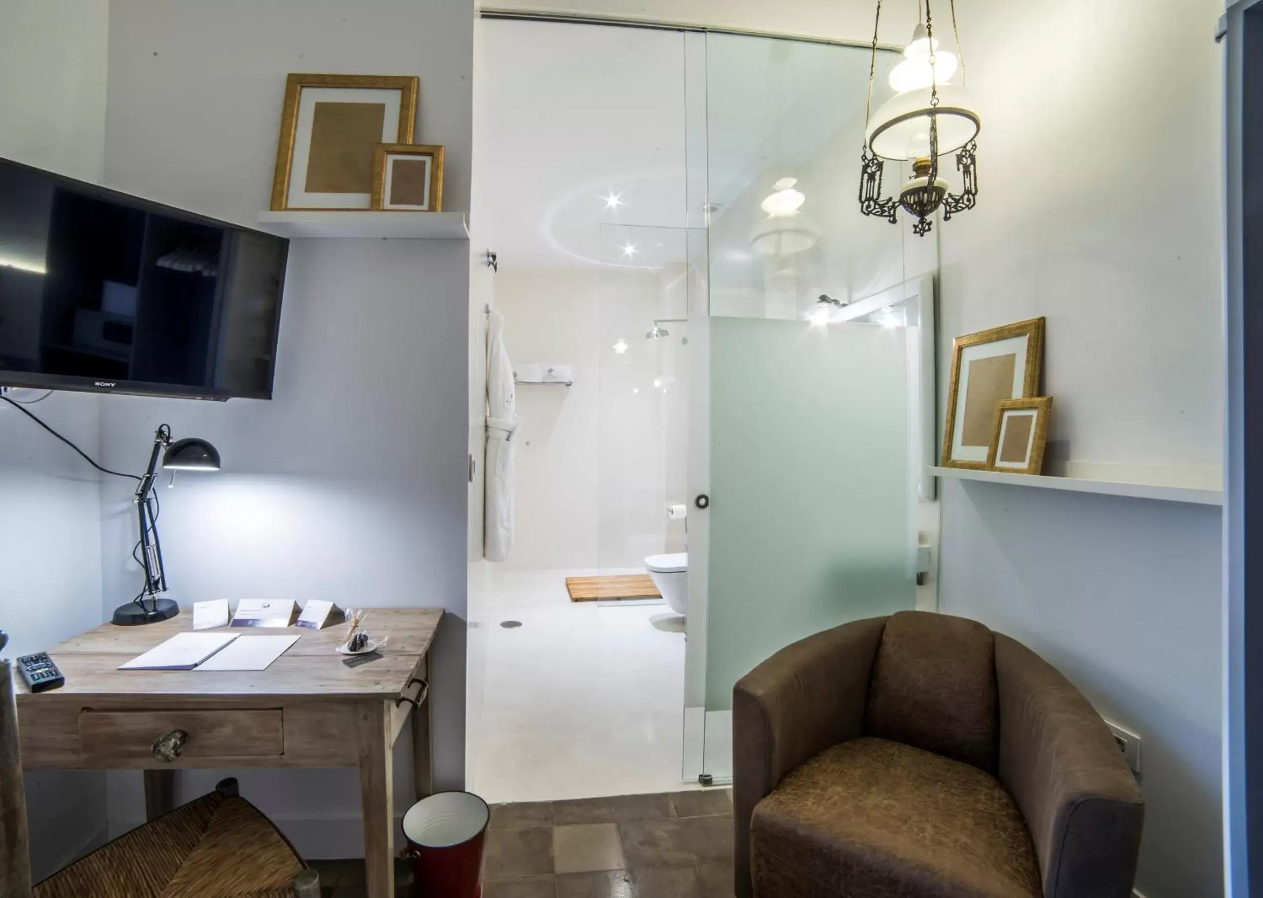 Bathroom, Seating Area in Hotel Madinat