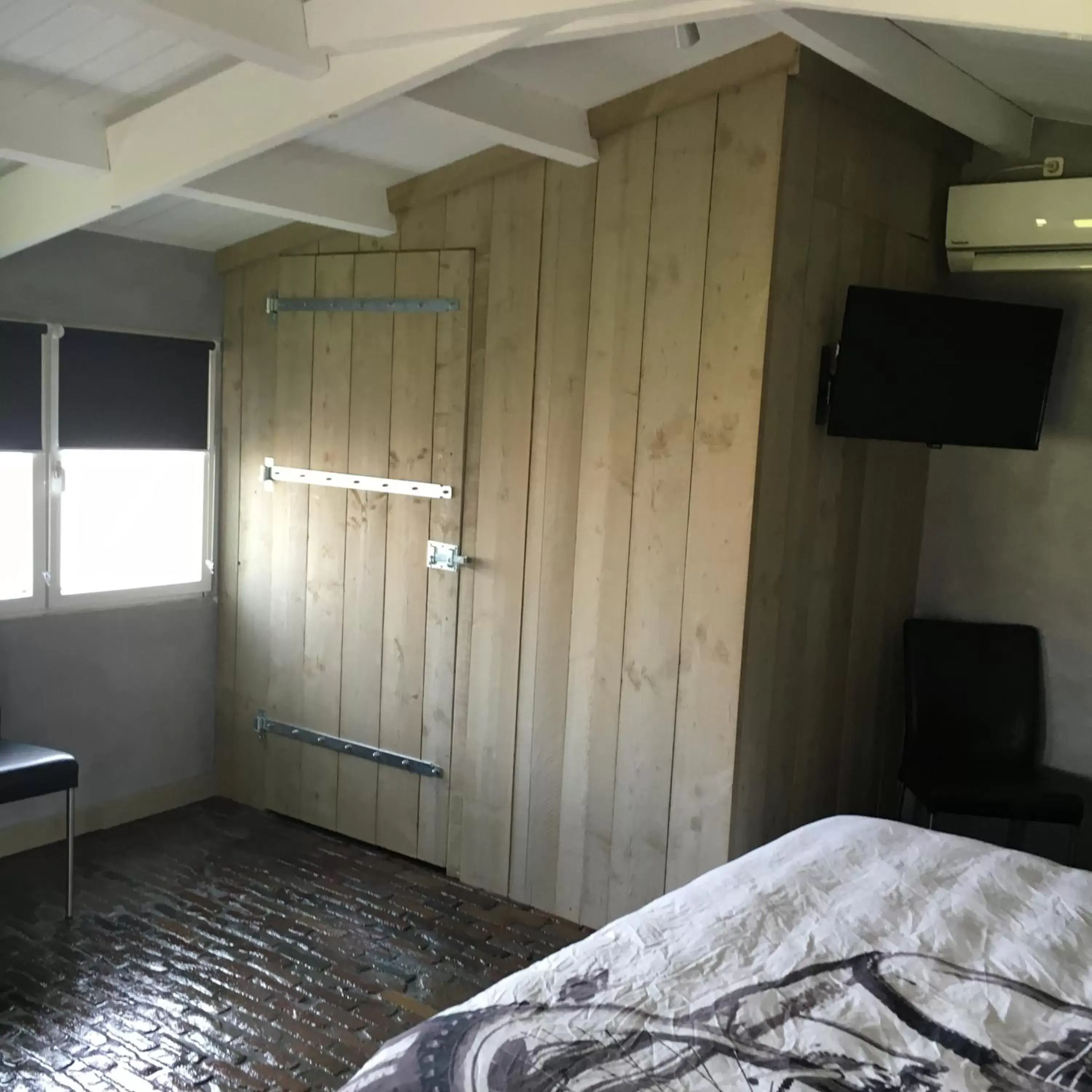 Bedroom, Bunk Bed in Hof van donzel