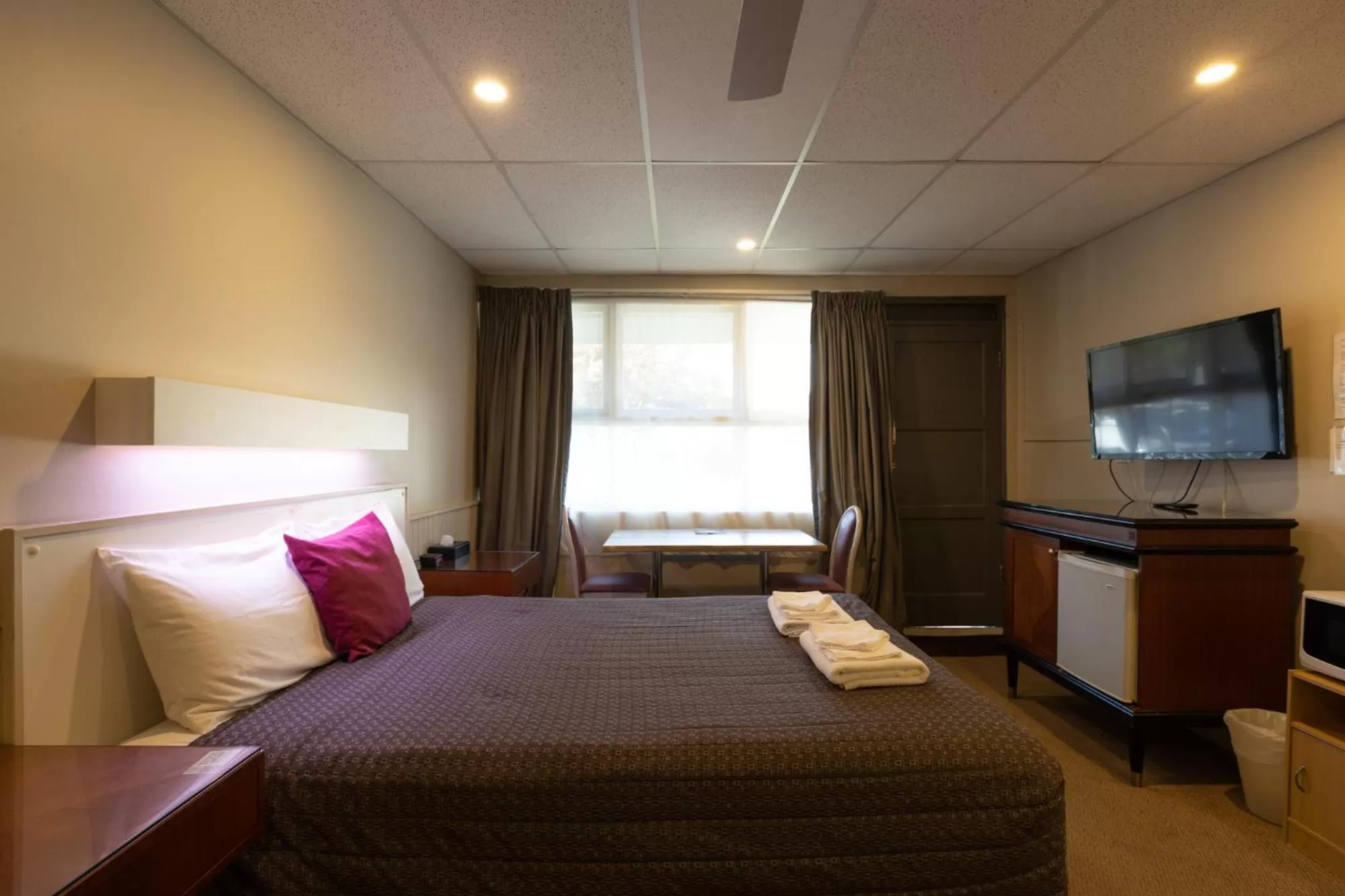 Bed in Mittagong Motel