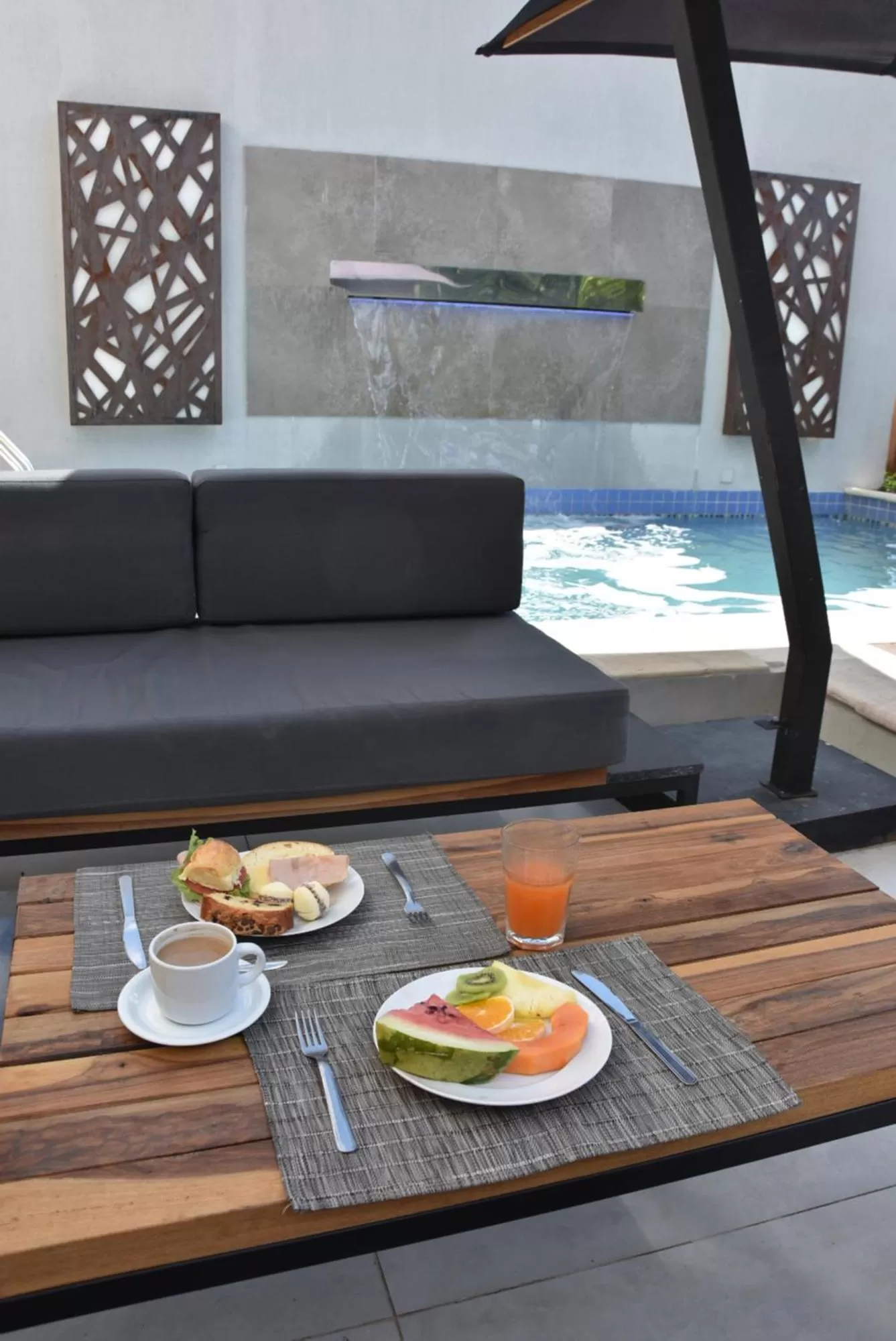 Property building in Hotel Le Pelican