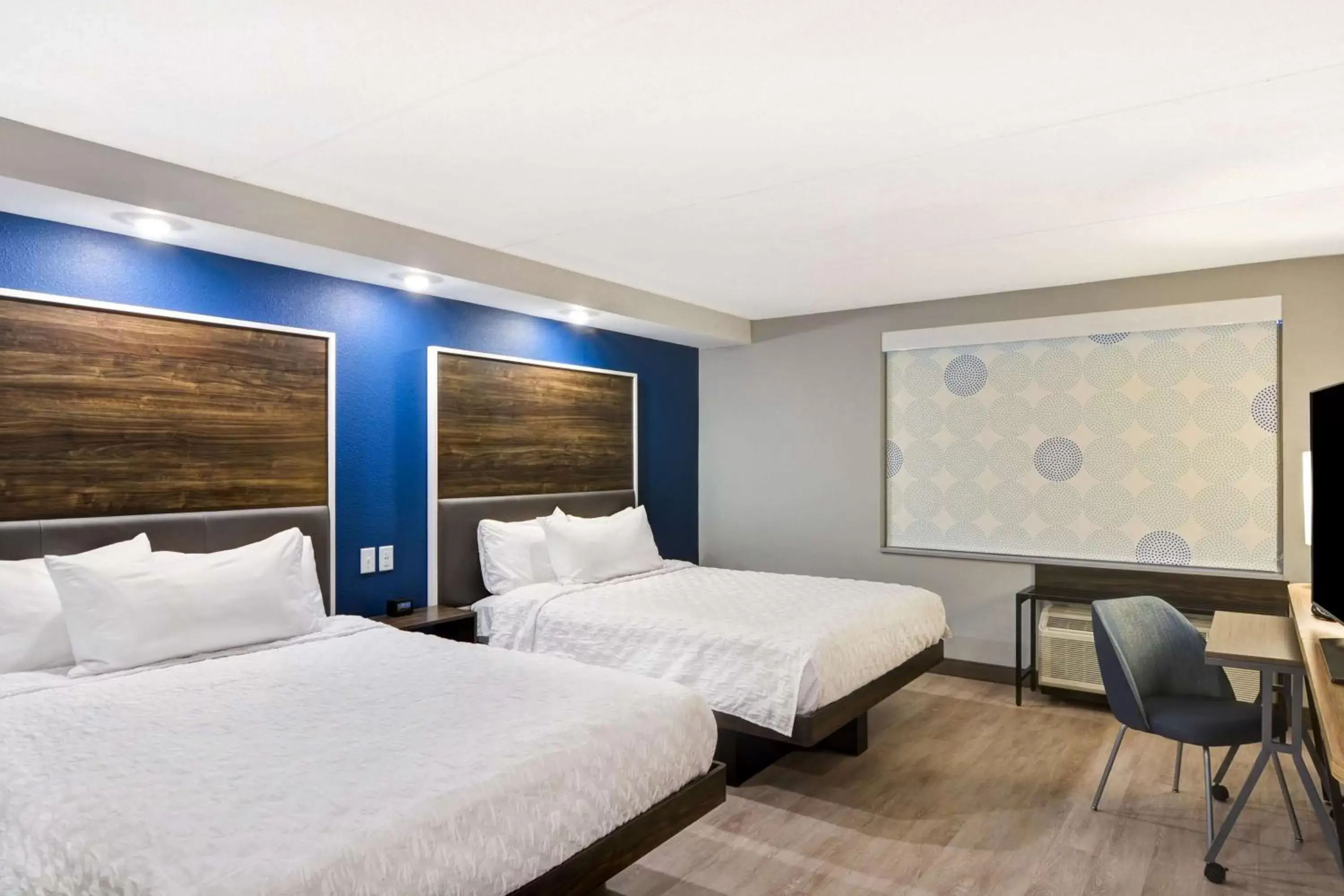 Bedroom, Bed in Tru by Hilton Syracuse North Airport Area