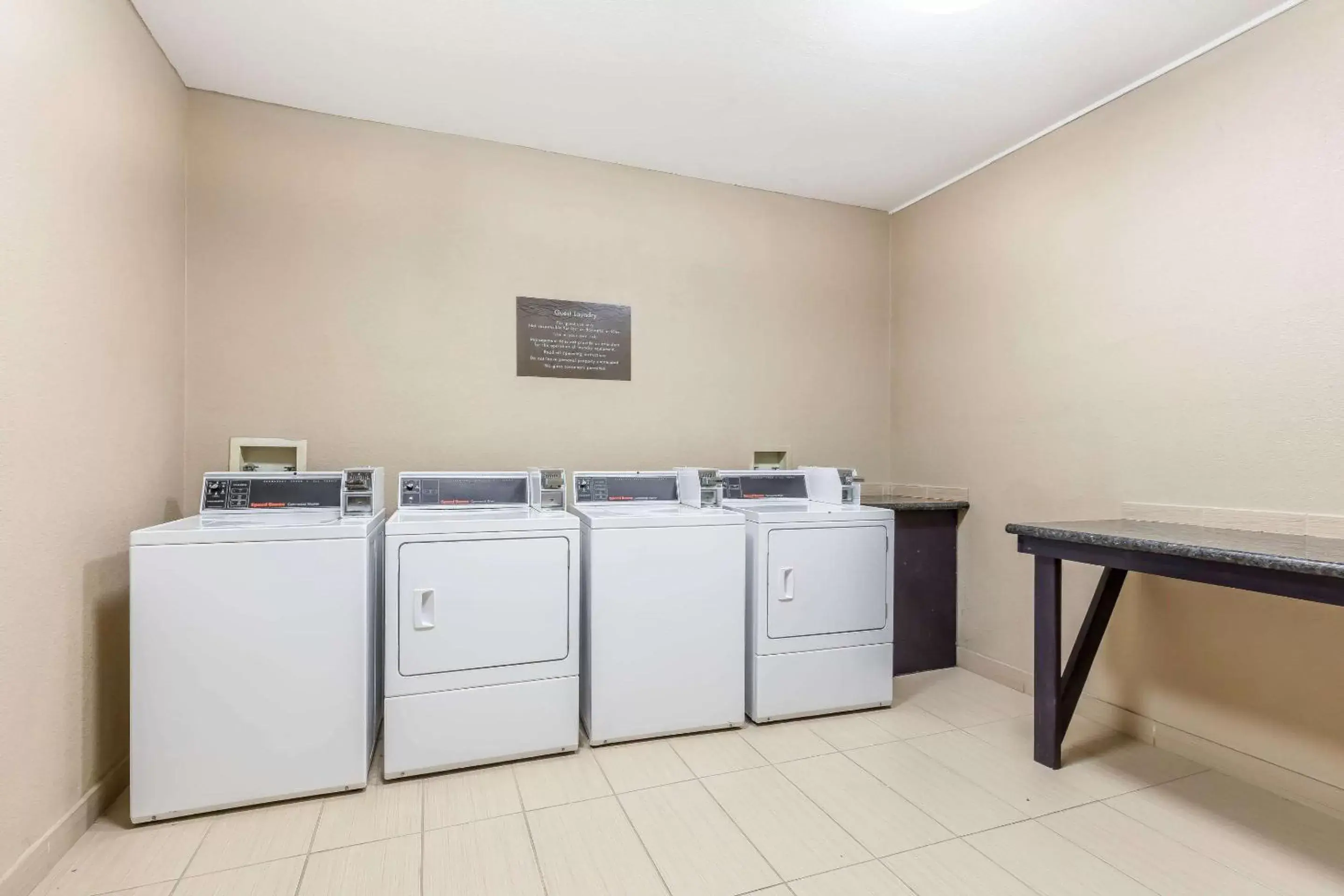 On site, Kitchen/Kitchenette in Comfort Inn & Suites Crystal Inn Sportsplex Gulfport