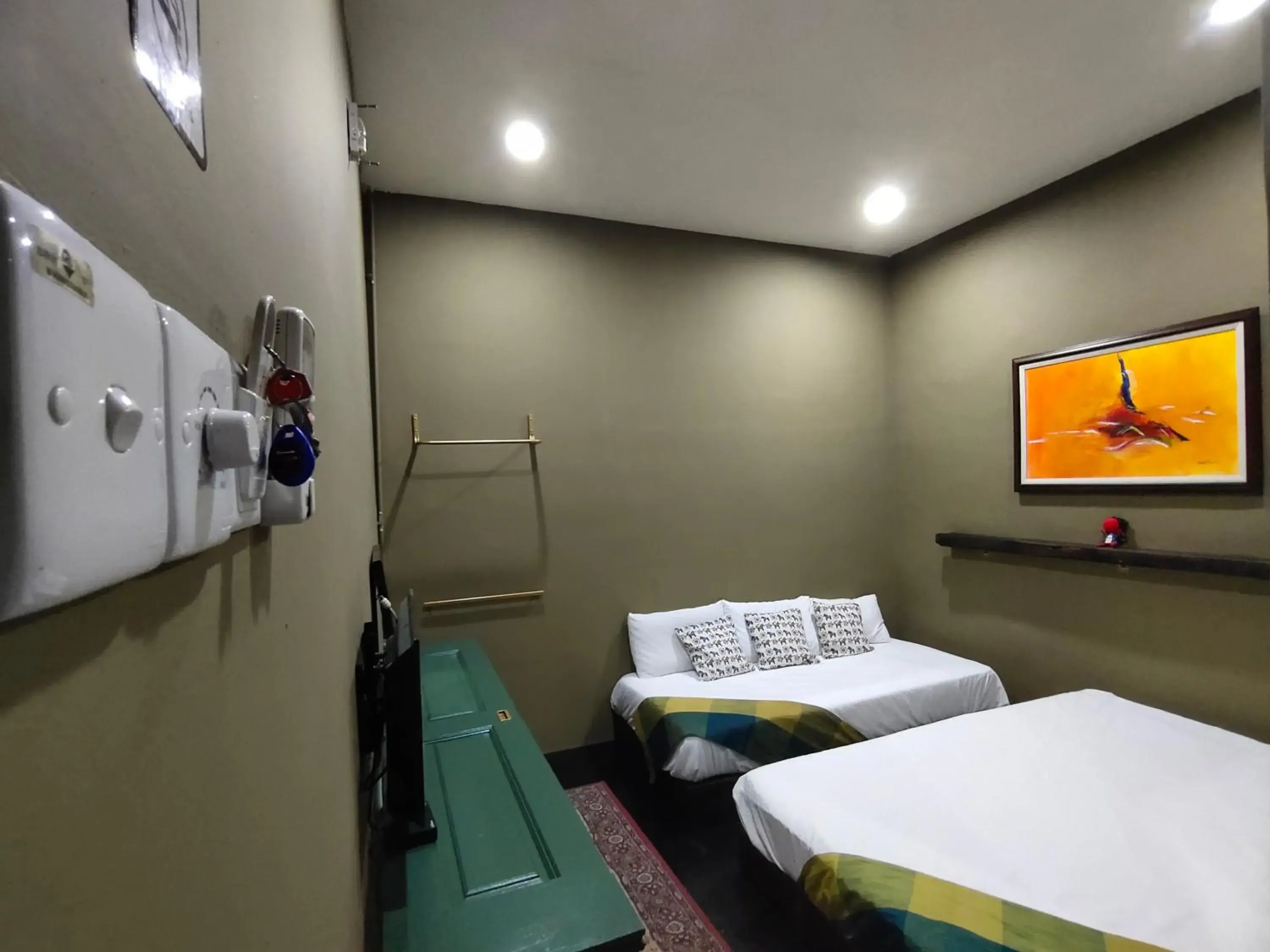 Floor plan, Bed in Oyasumi Hotel