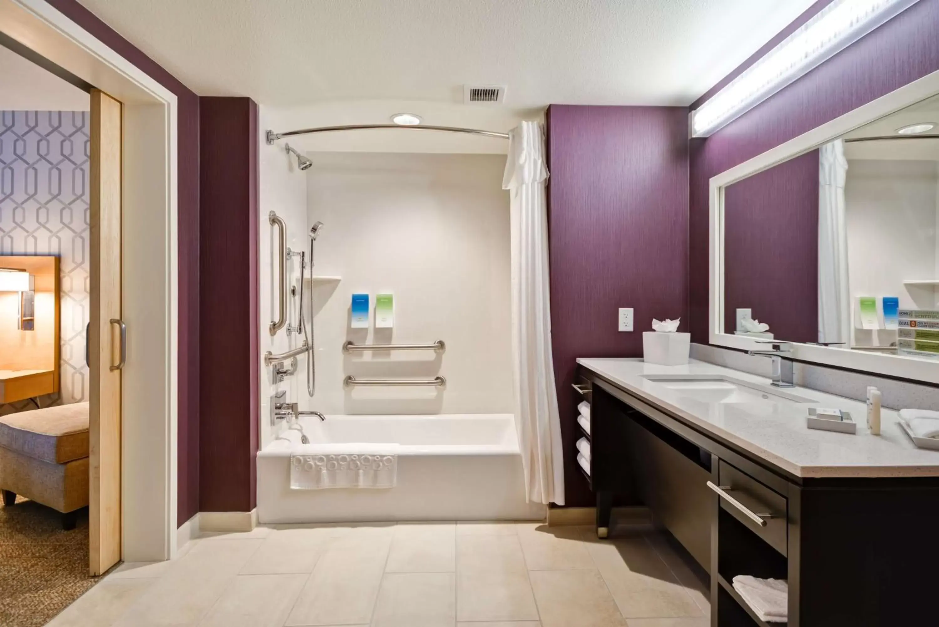 Bathroom in Home2 Suites By Hilton Livermore