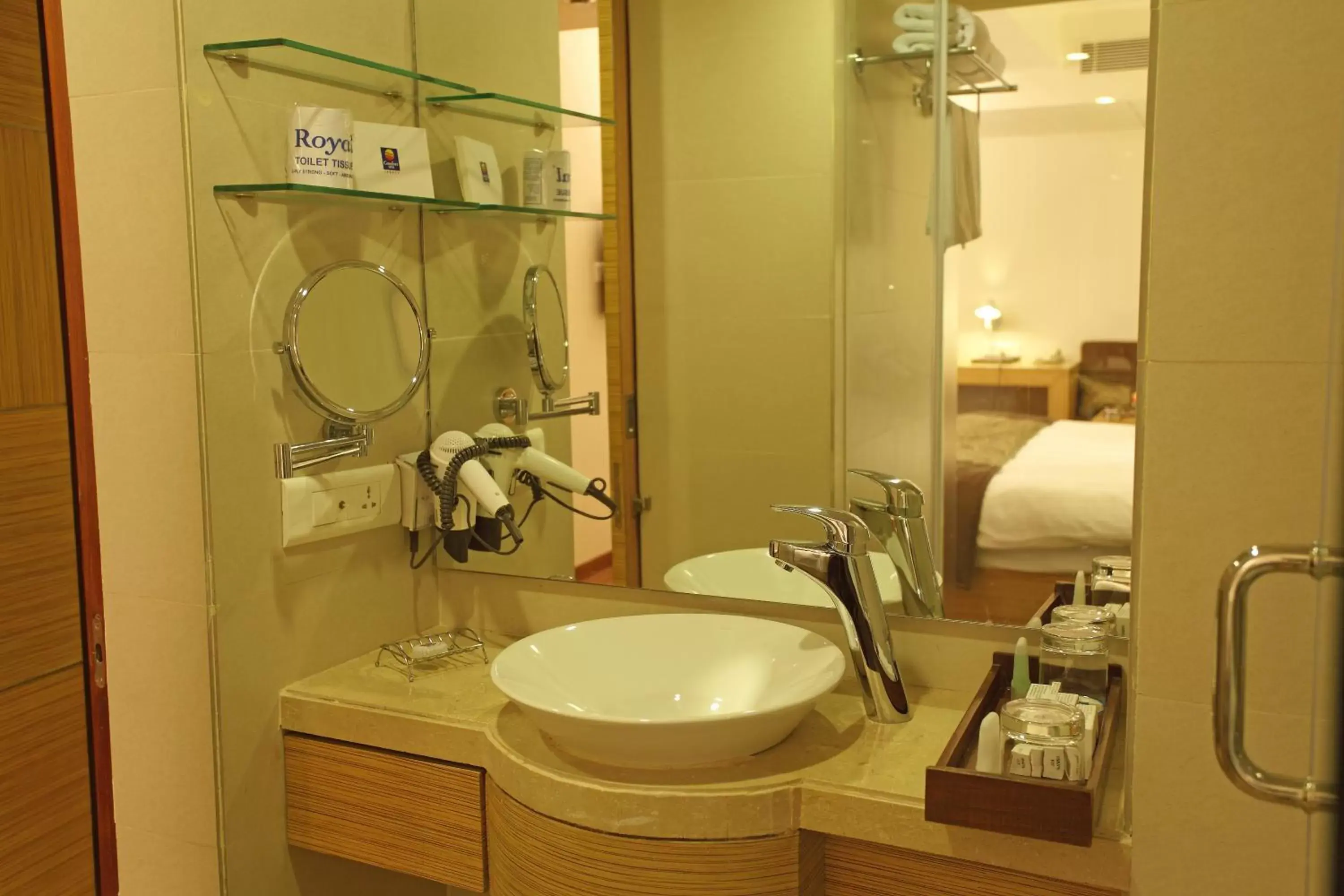 Area and facilities, Bathroom in Comfort Inn Legacy