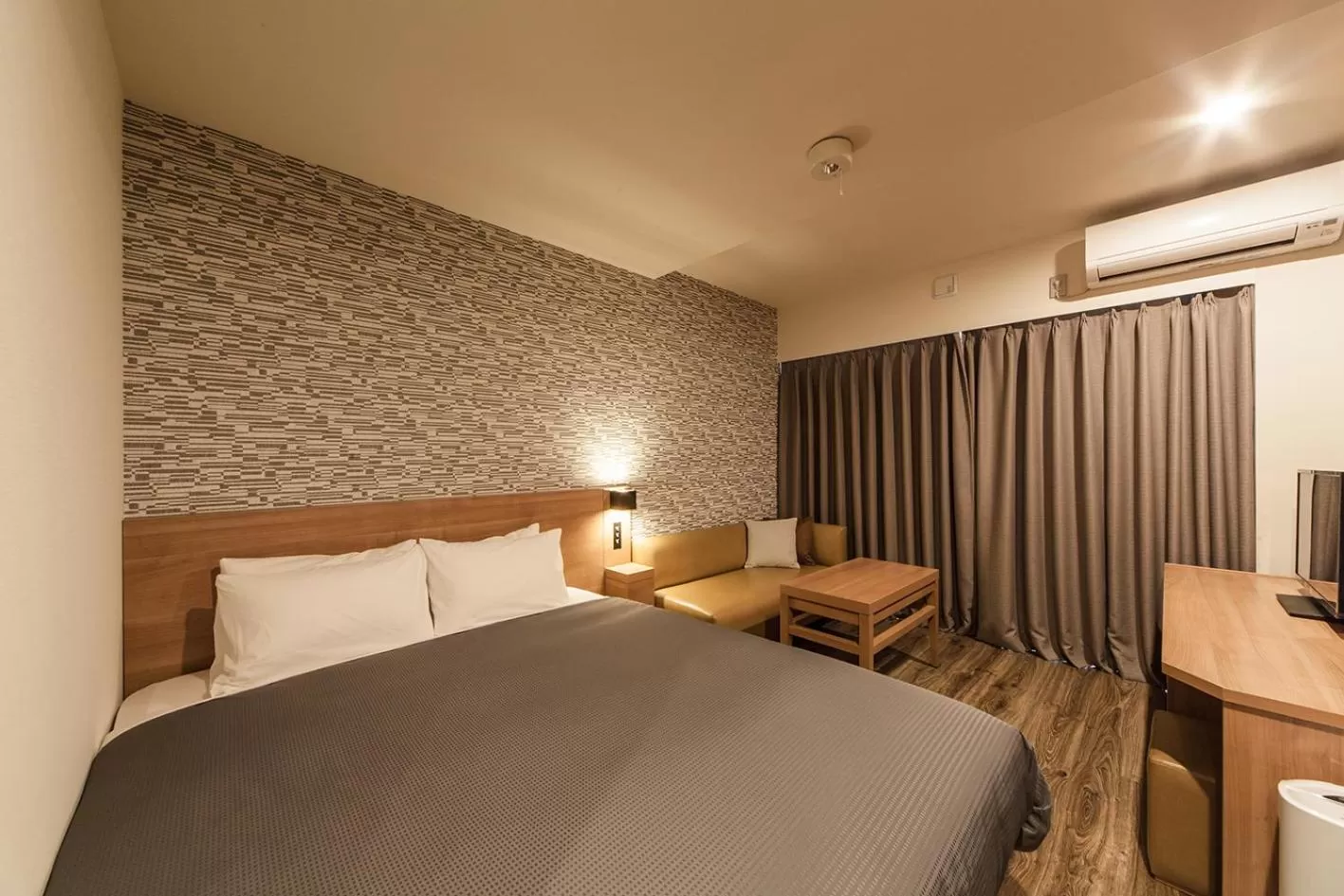 Standard Double Room with Balcony - North Wing in Sakura Terrace The Gallery