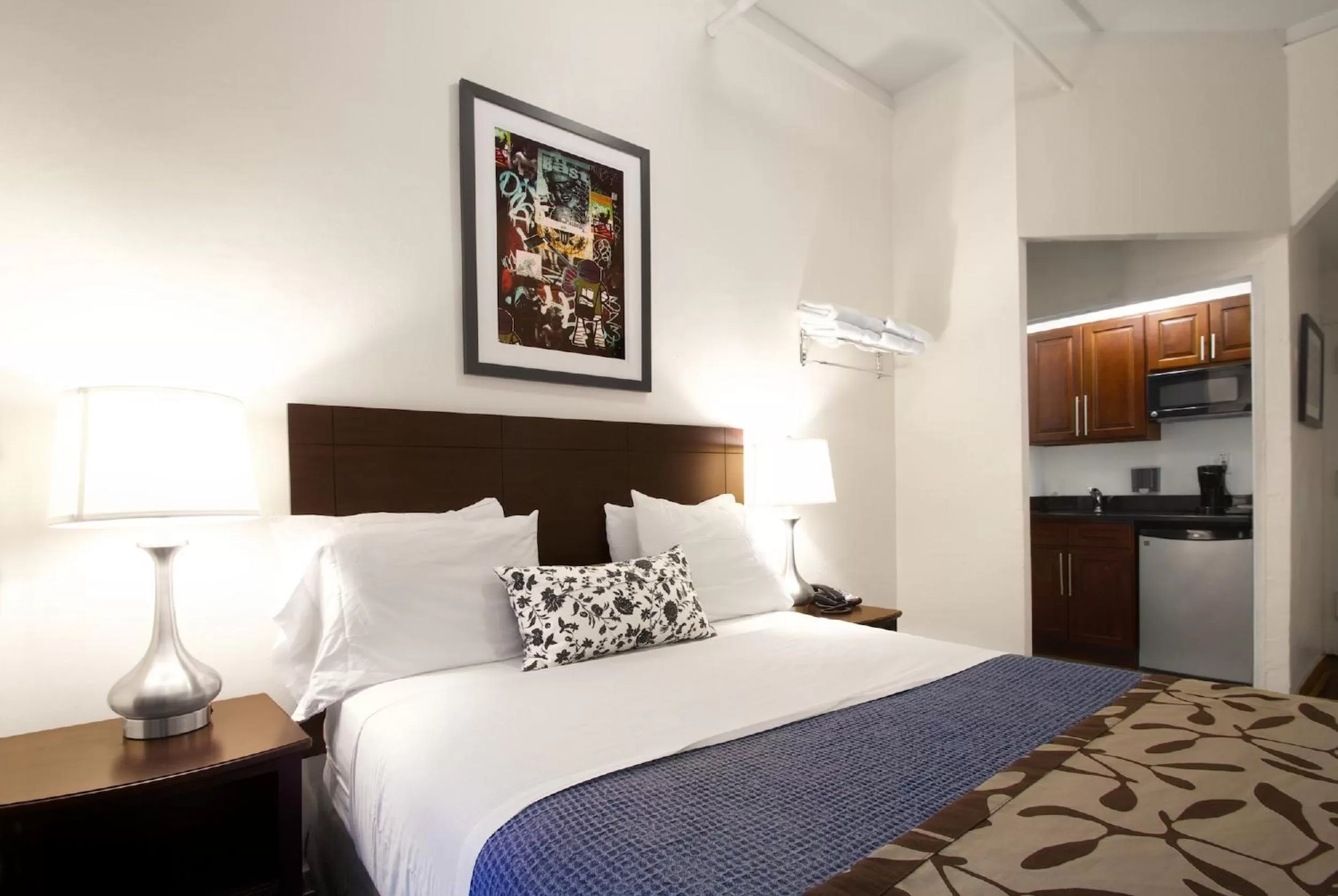 Bedroom, Bed in Hotel 309