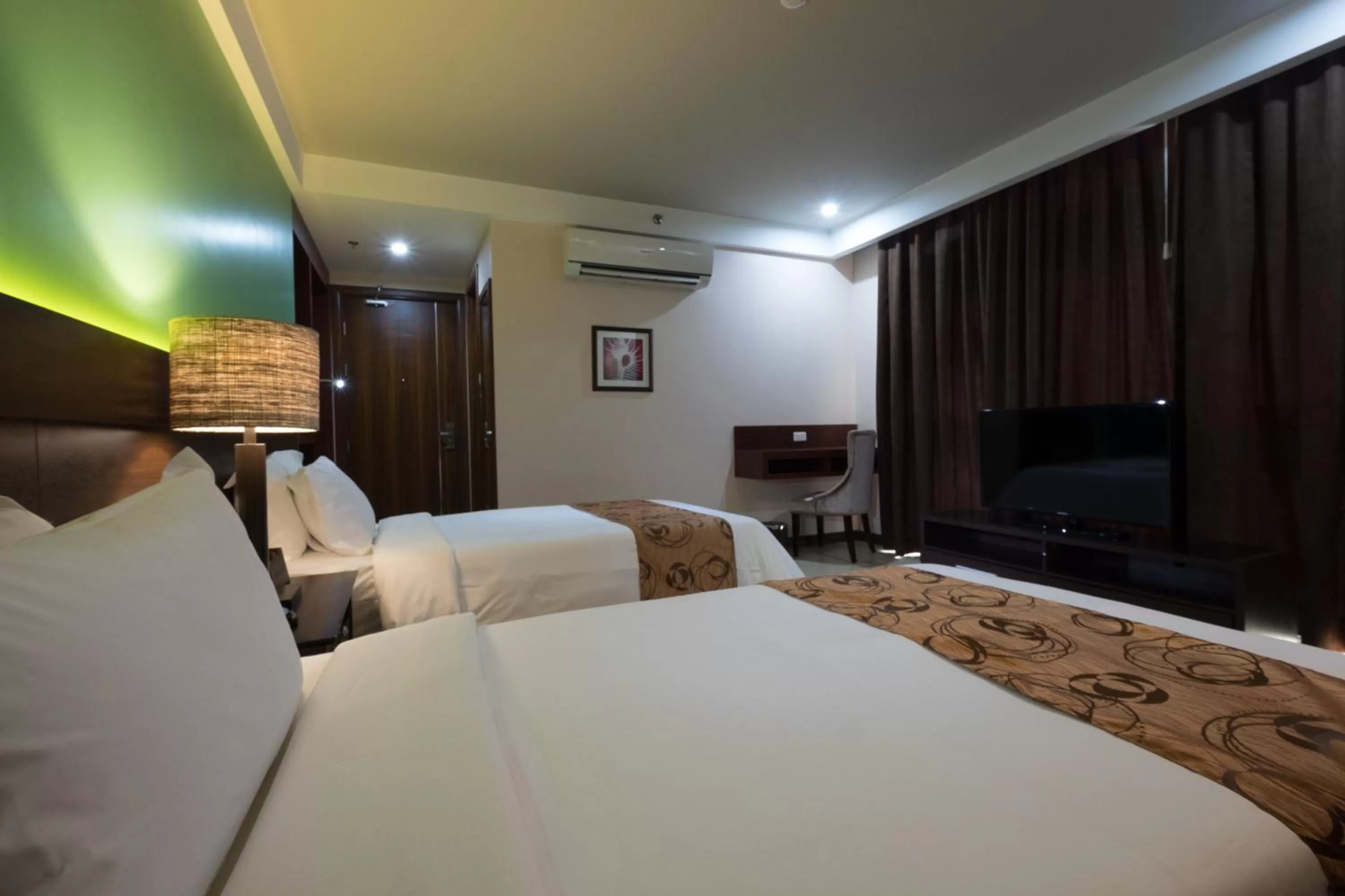 Bed in Kew Hotel Tagbilaran