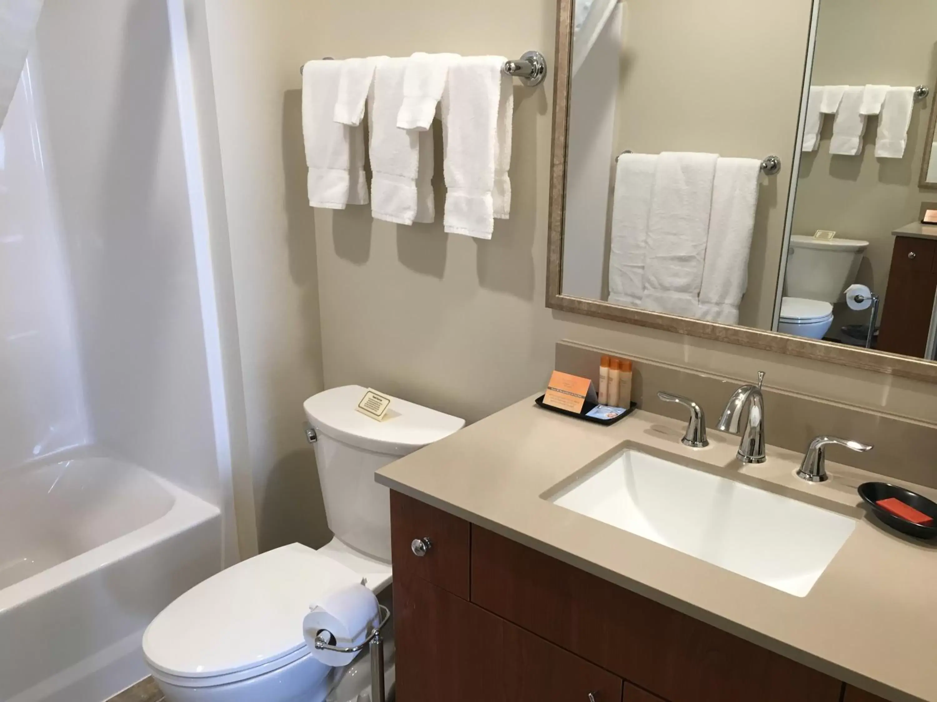 Bathroom in Aspen Suites Hotel Homer
