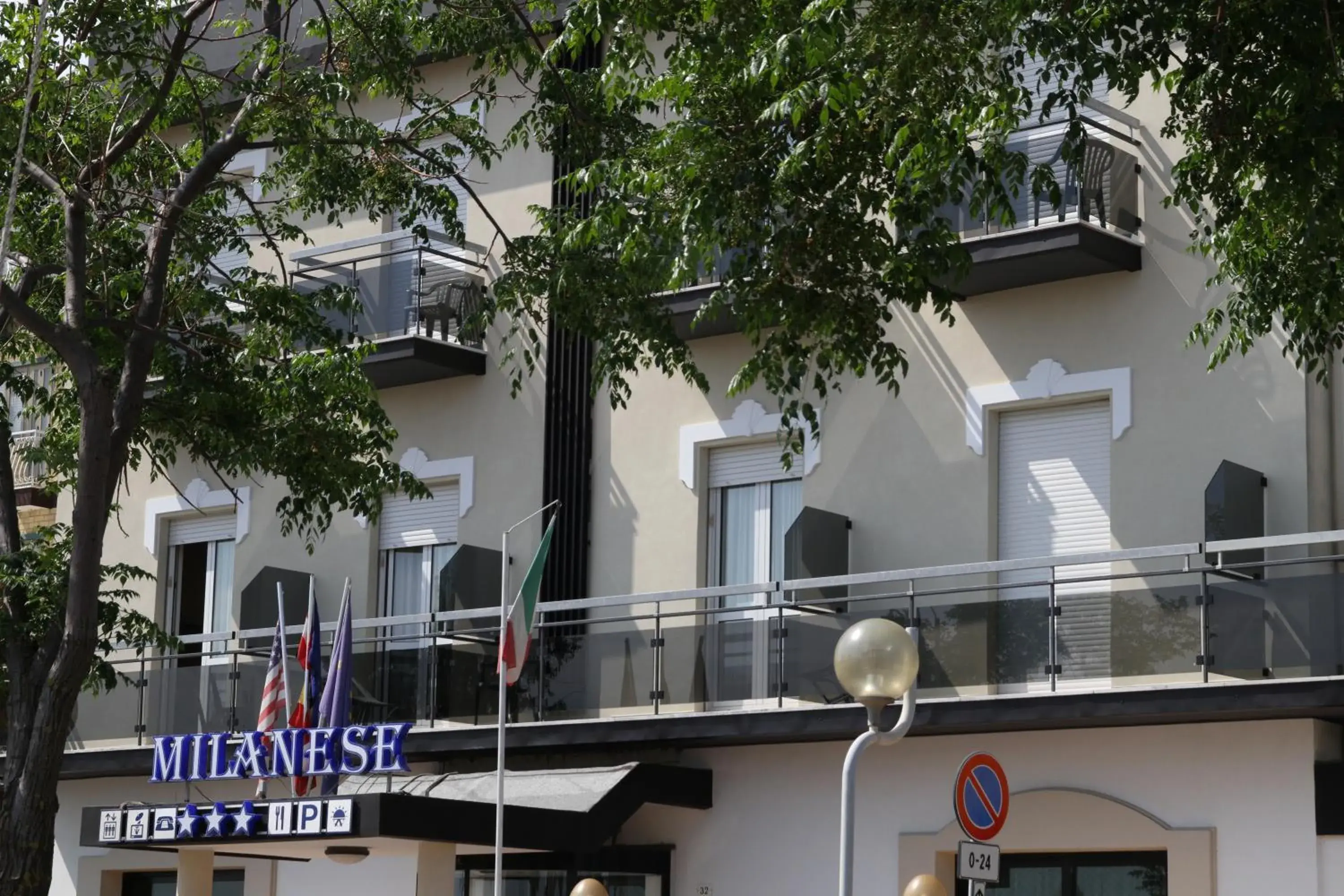 Facade/entrance, Property Building in Hotel Milanese