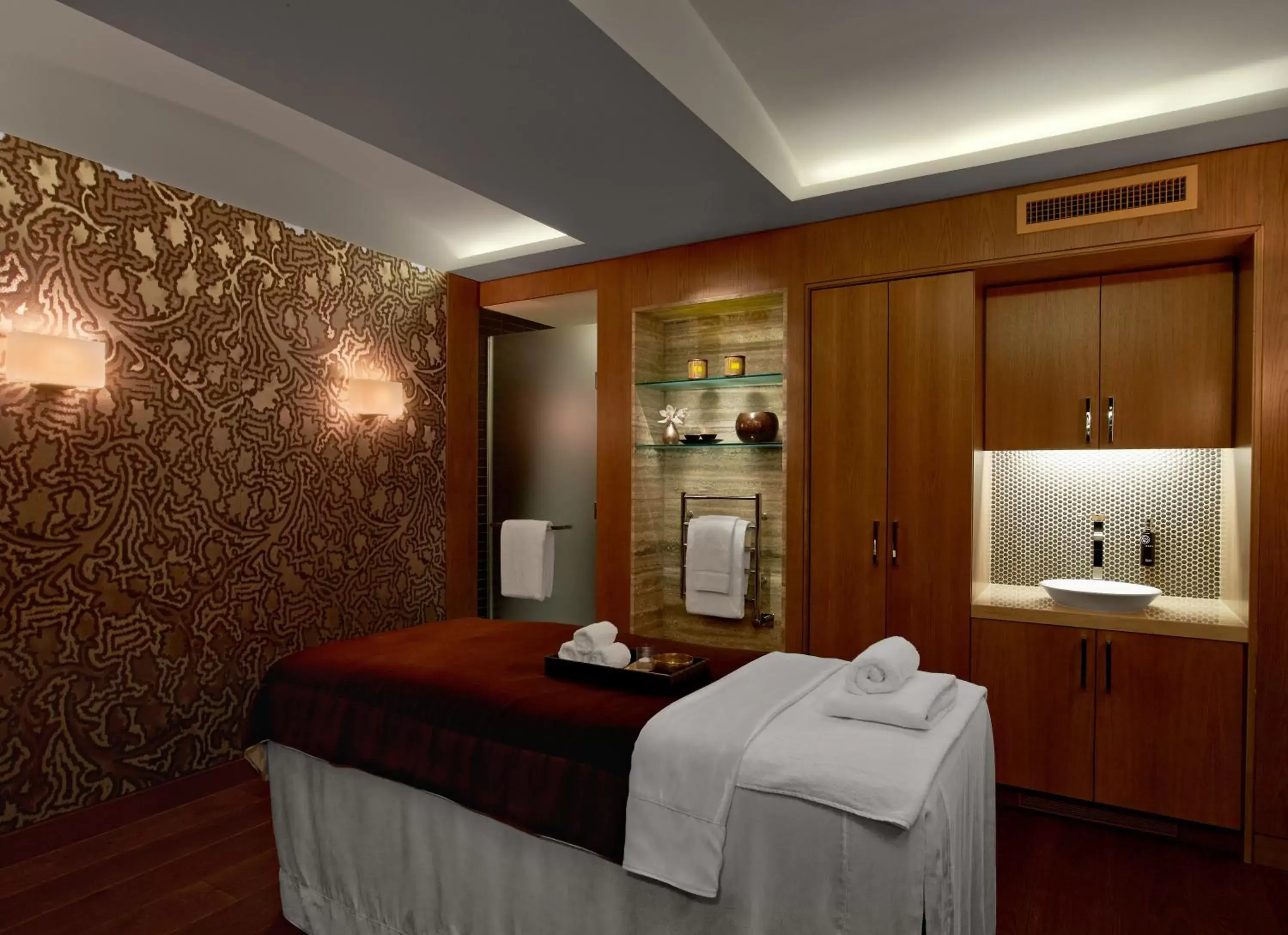 Massage, Bed in The Joule