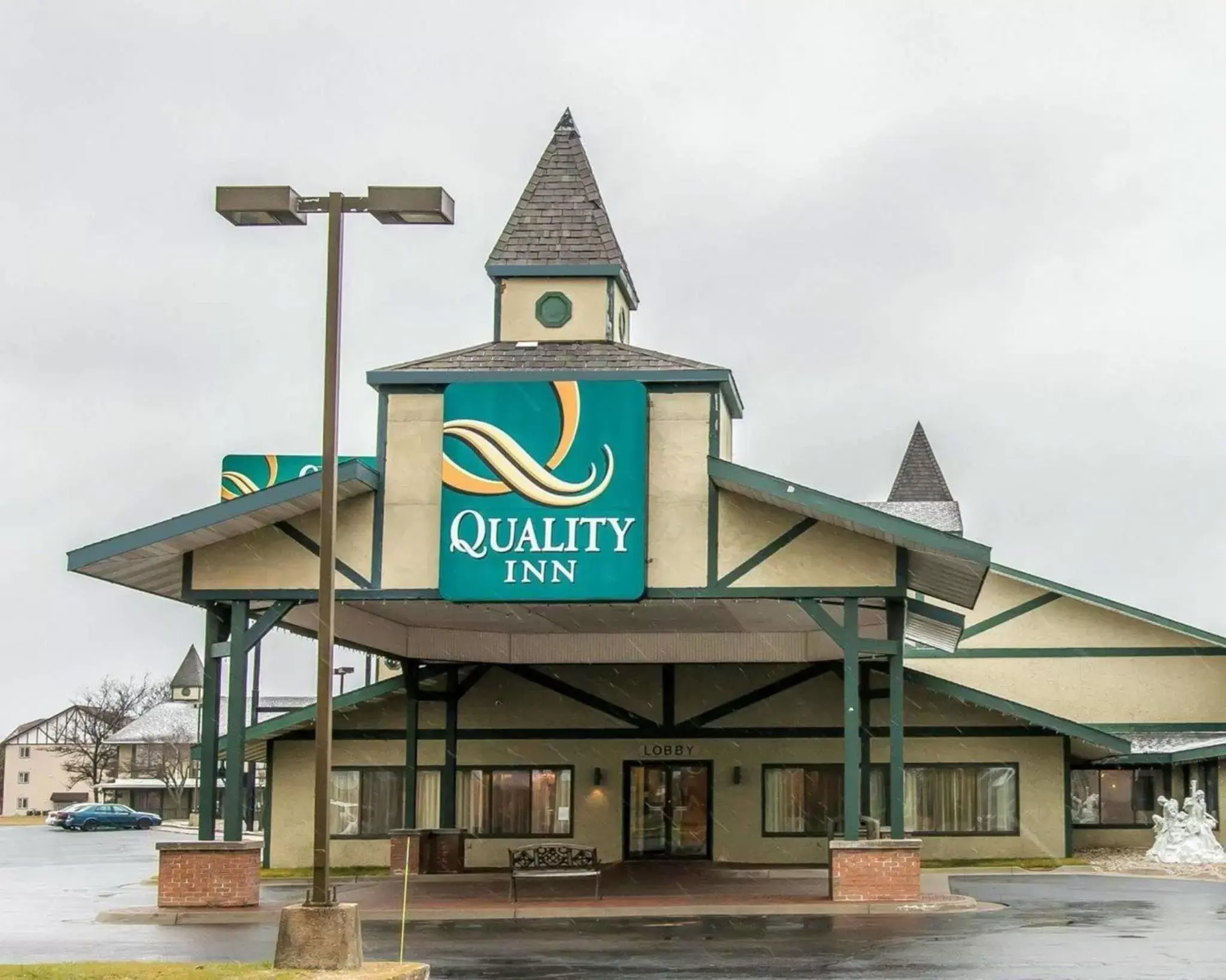 Property building in Quality Inn of Gaylord