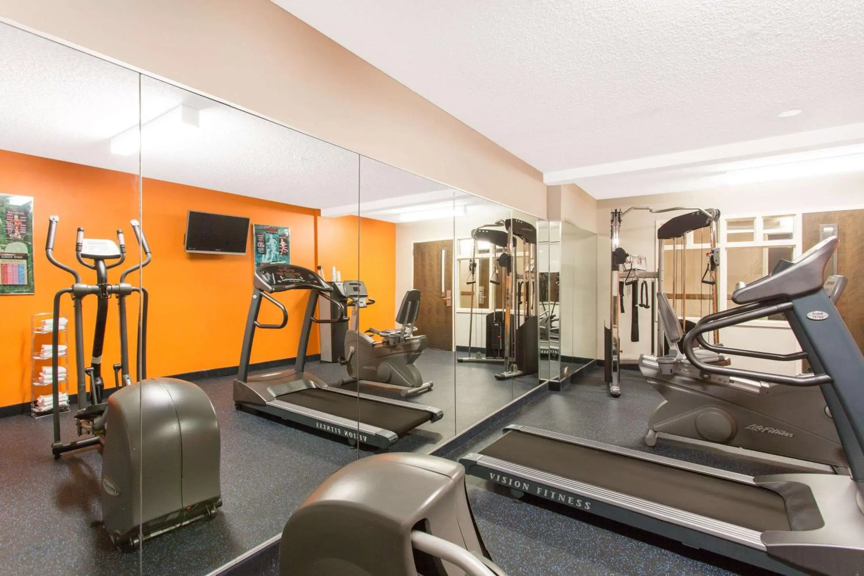 Fitness centre/facilities, Fitness Center/Facilities in Days Inn by Wyndham Raleigh-Airport-Research Triangle Park