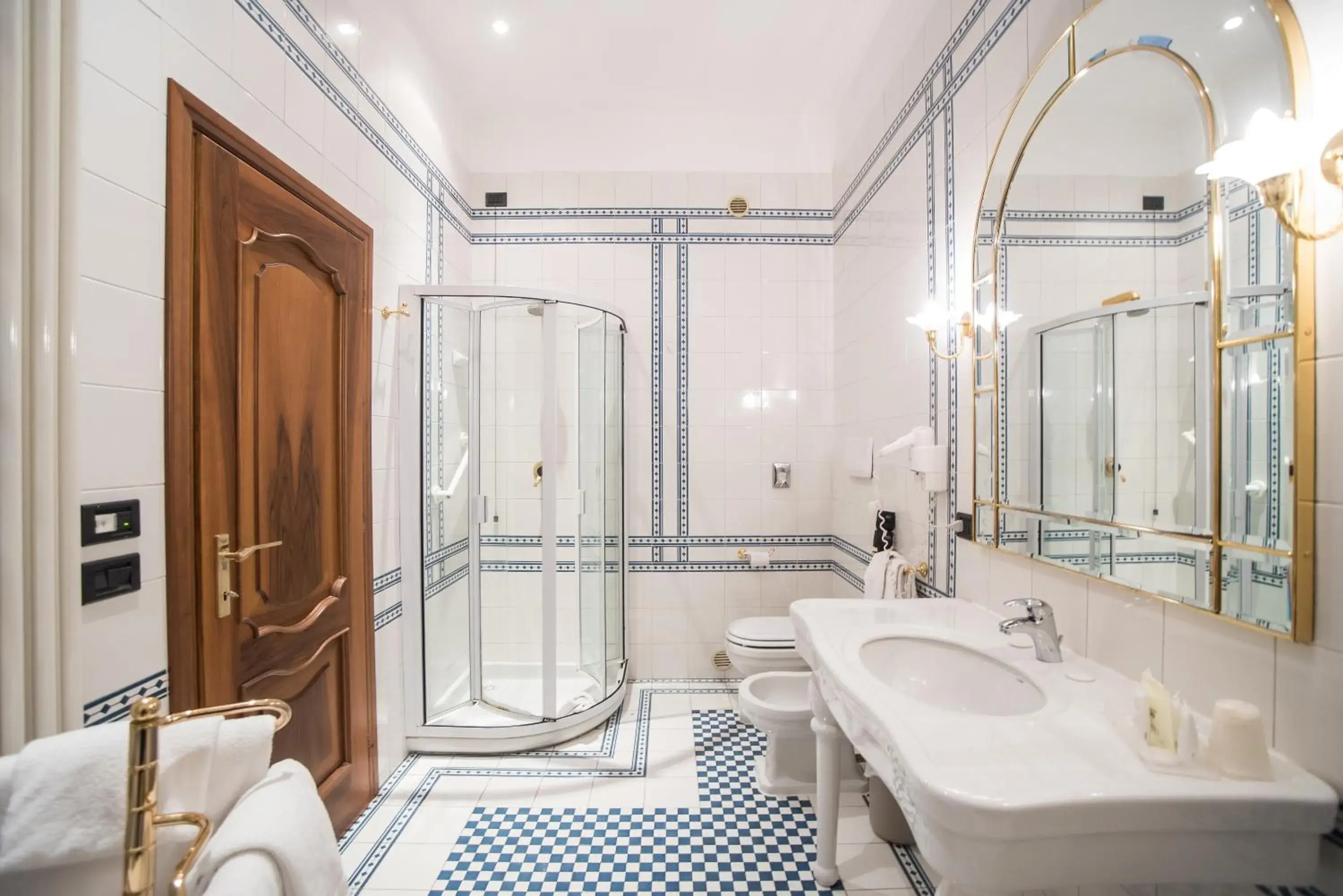 Bathroom in Hotel Ala D'Oro