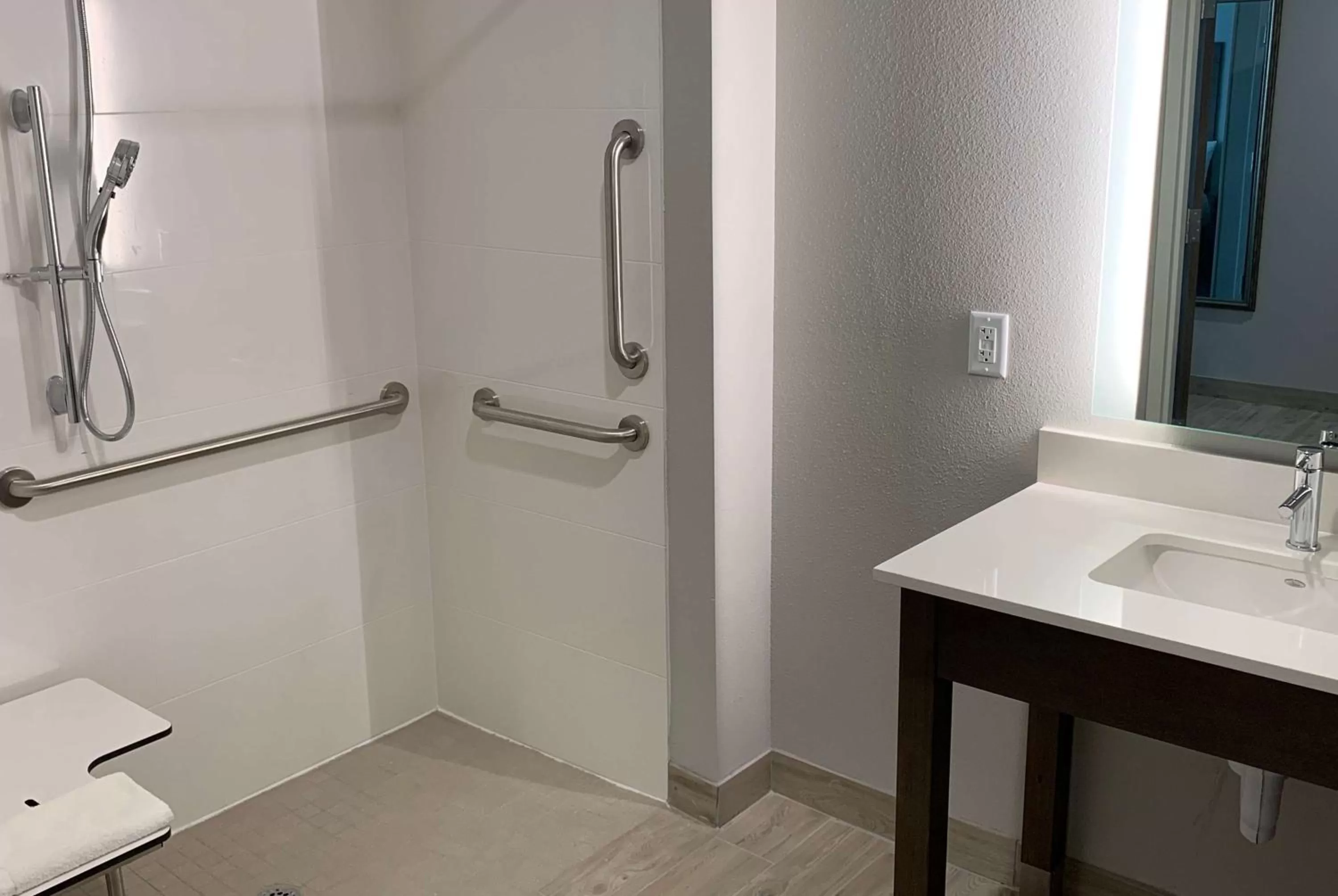 Bathroom in La Quinta Inn & Suites by Wyndham Round Rock near Kalahari
