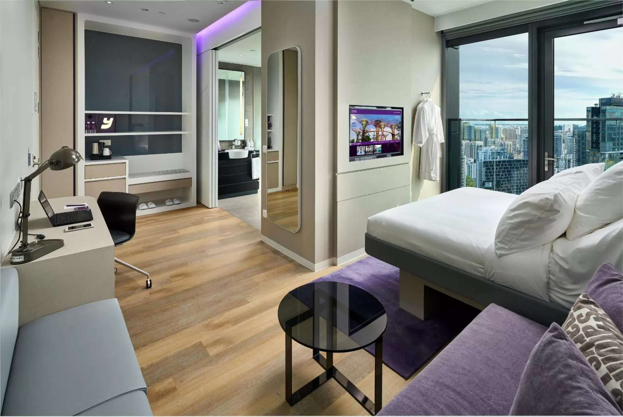 Photo of the whole room in YOTEL Singapore Orchard Road