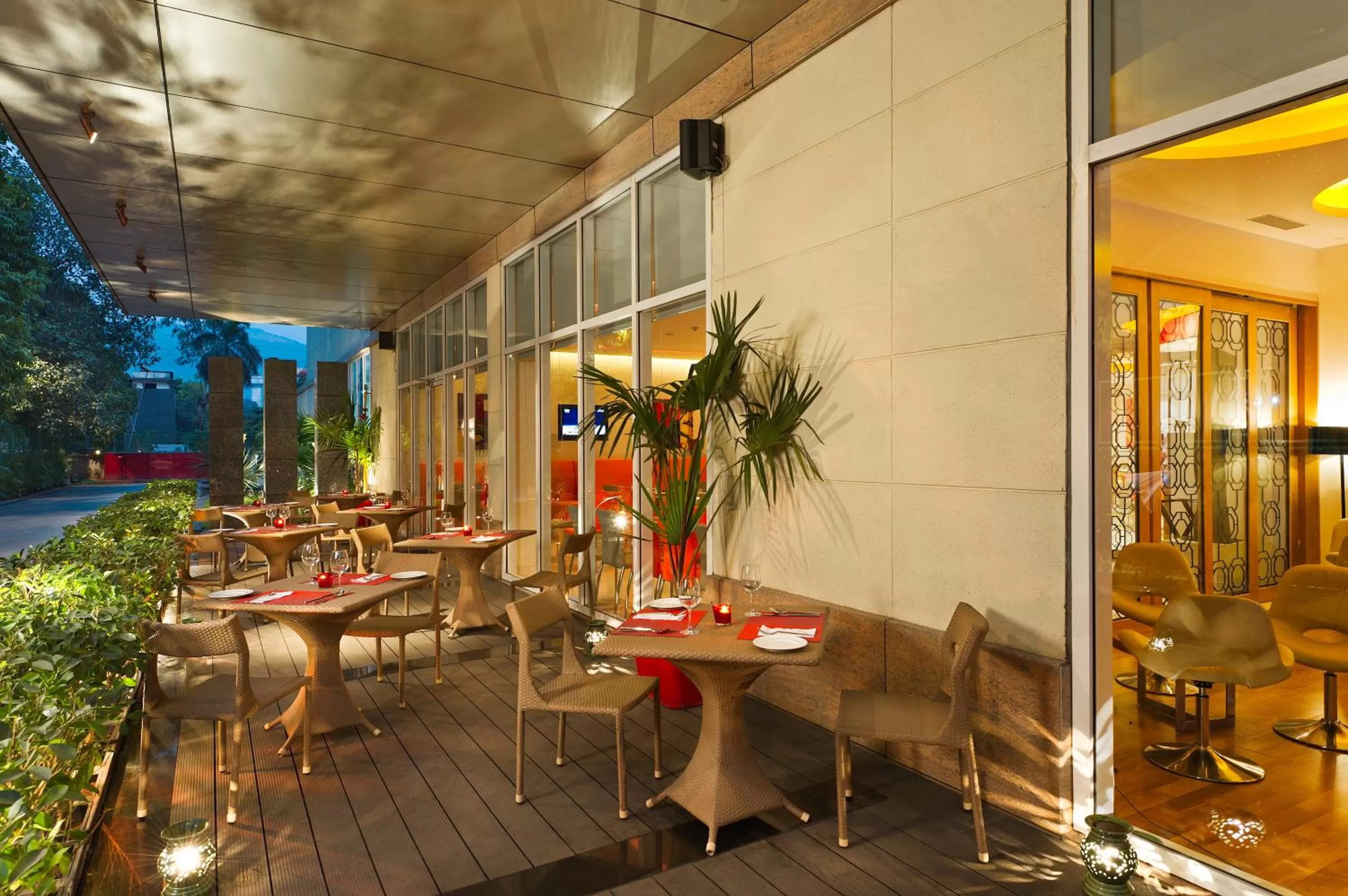 Restaurant/places to eat in ibis Navi Mumbai - An Accor Brand