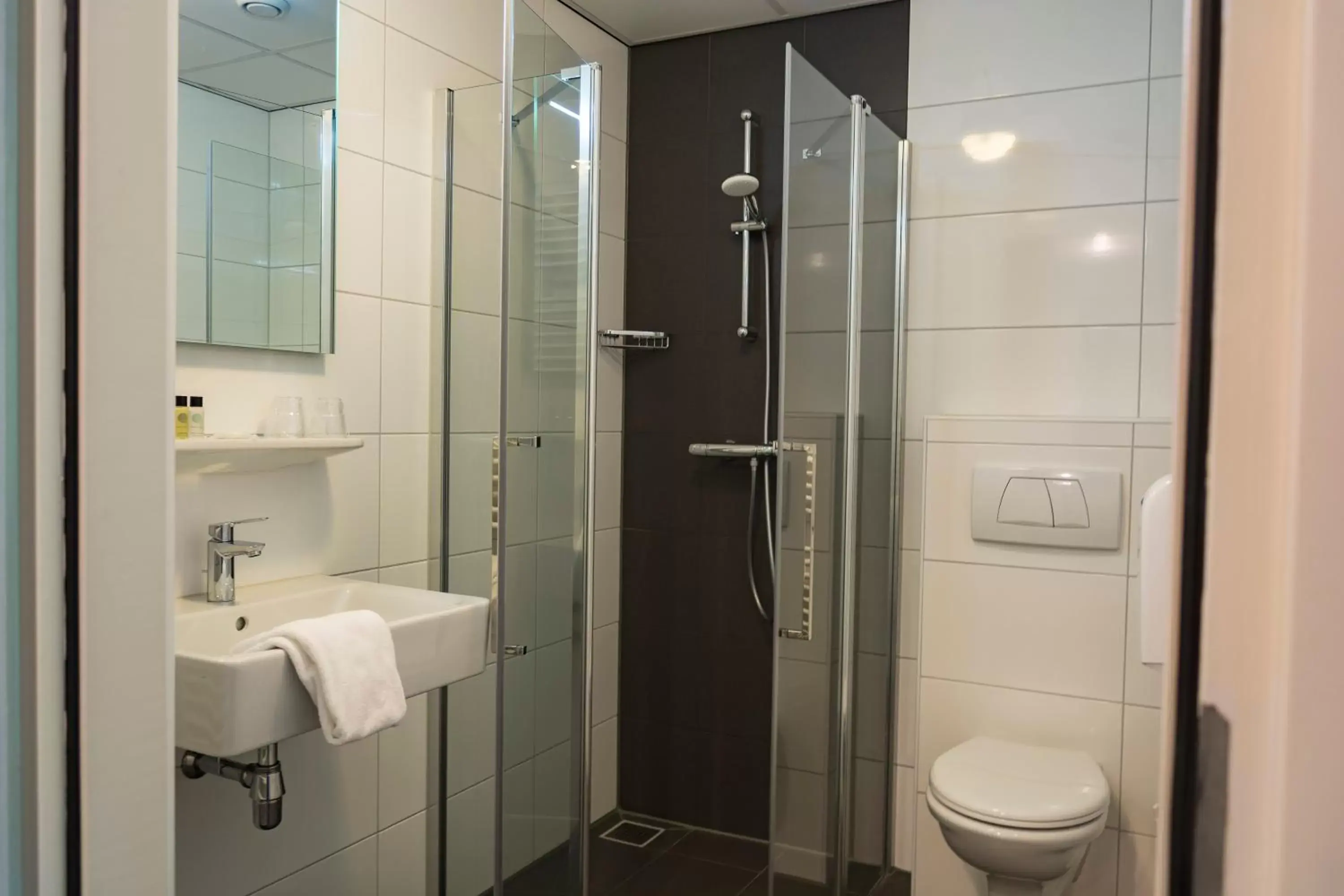 Shower, Bathroom in Hotel & Restaurant Wildthout
