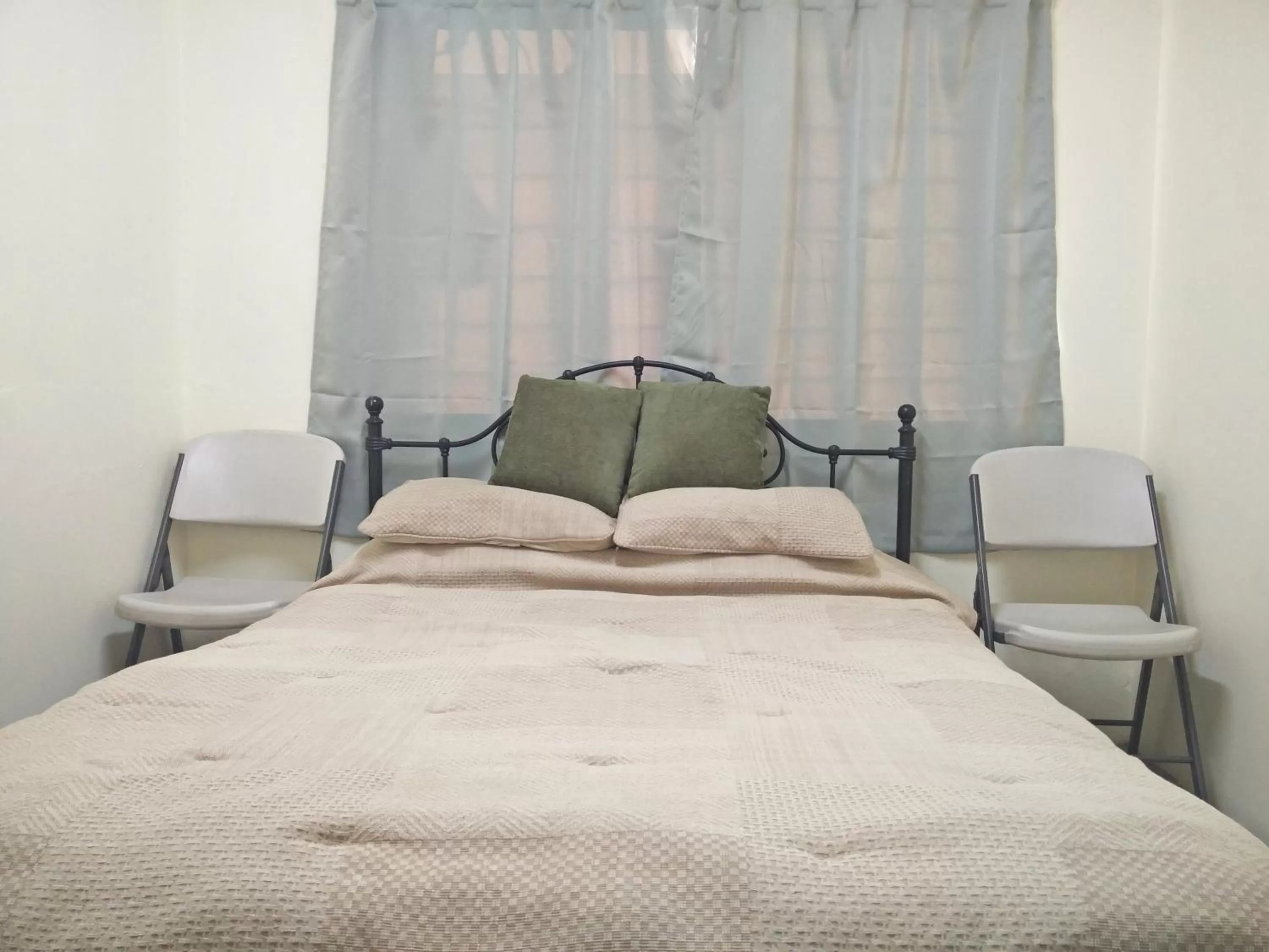 Bed in Woodbrook on the Avenue