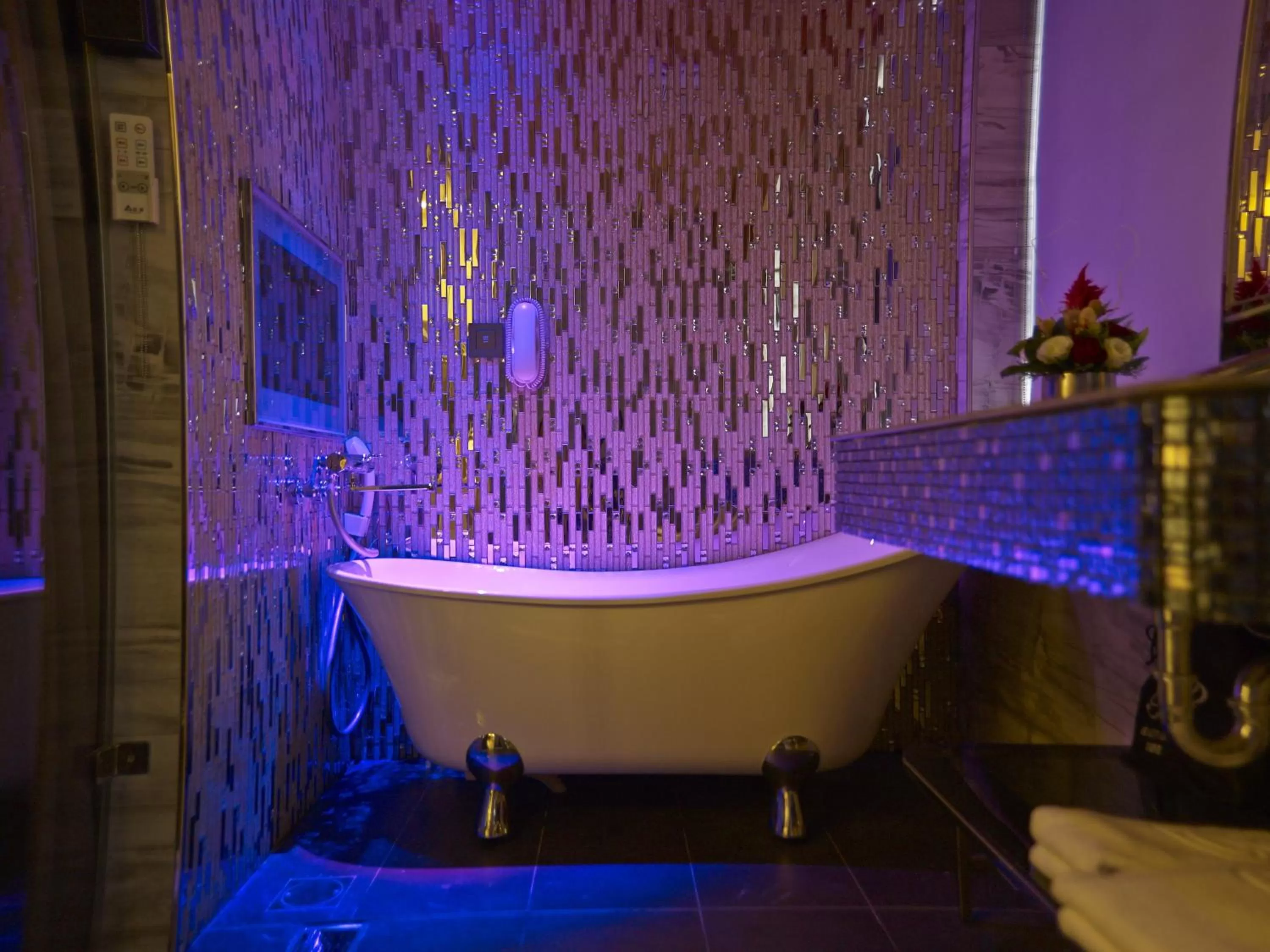 Bathroom in Beauty Hotels Taipei - HOTEL BSTAY Self Check In