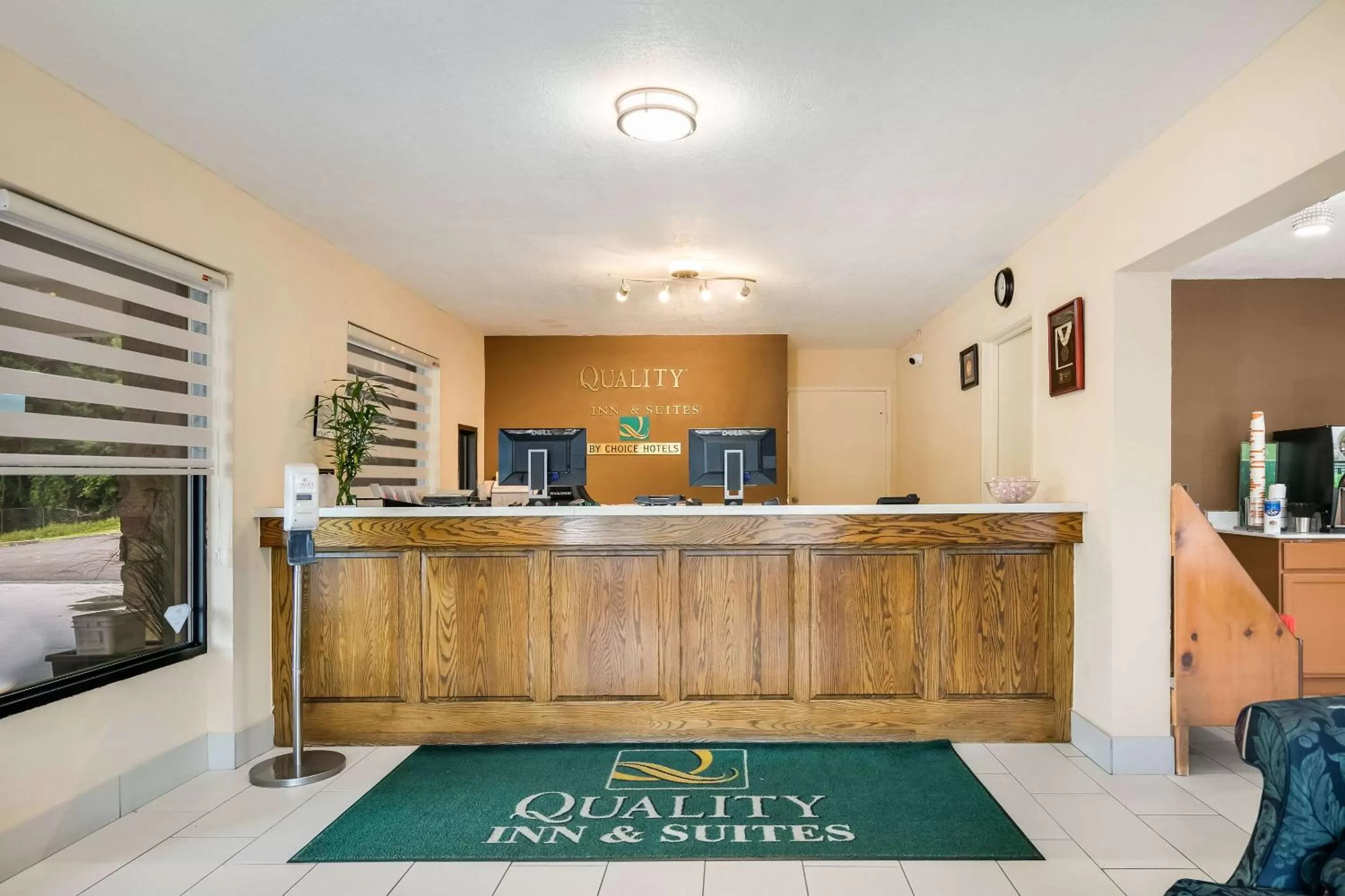 Lobby or reception in Quality Inn & Suites Mt Chalet