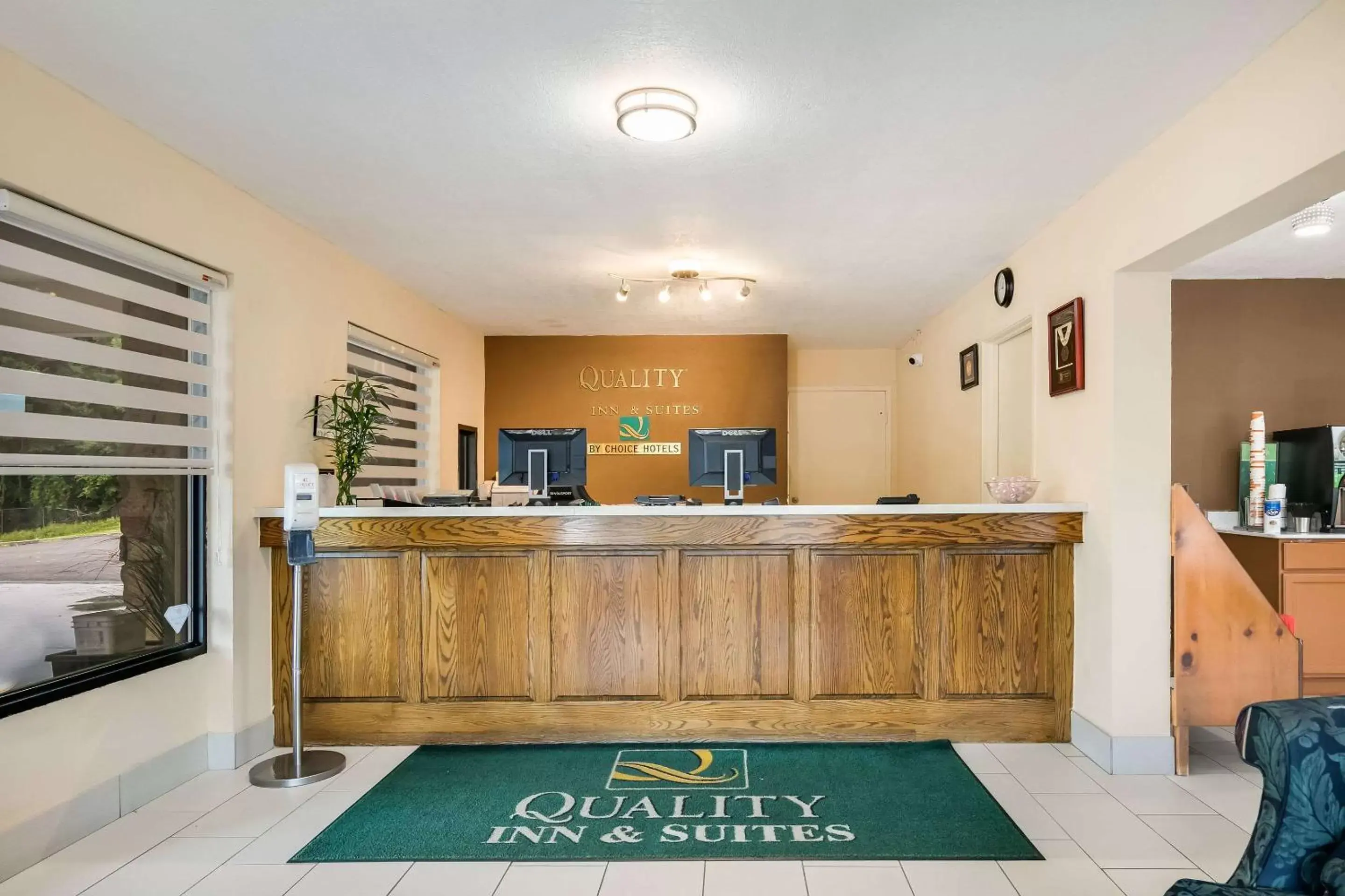 Lobby or reception, Lobby/Reception in Quality Inn & Suites Mount Chalet