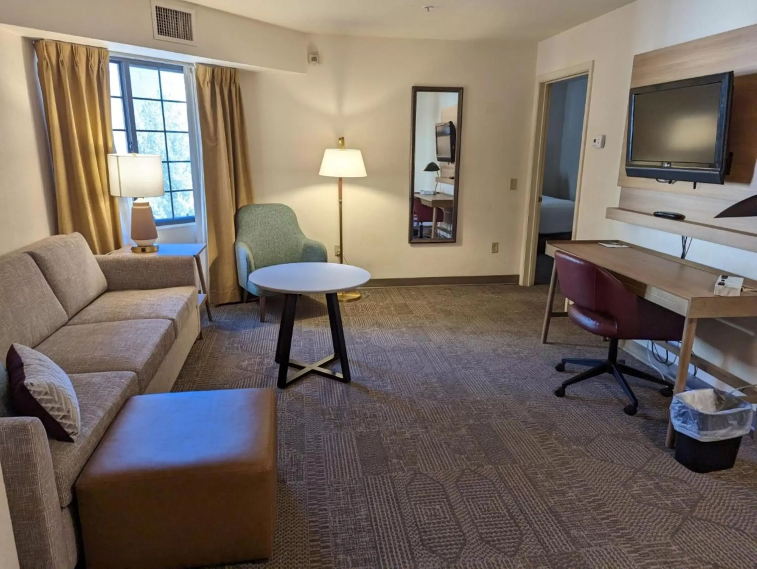 Photo of the whole room, Seating Area in Staybridge Suites Allentown Airport Lehigh Valley, an IHG Hotel