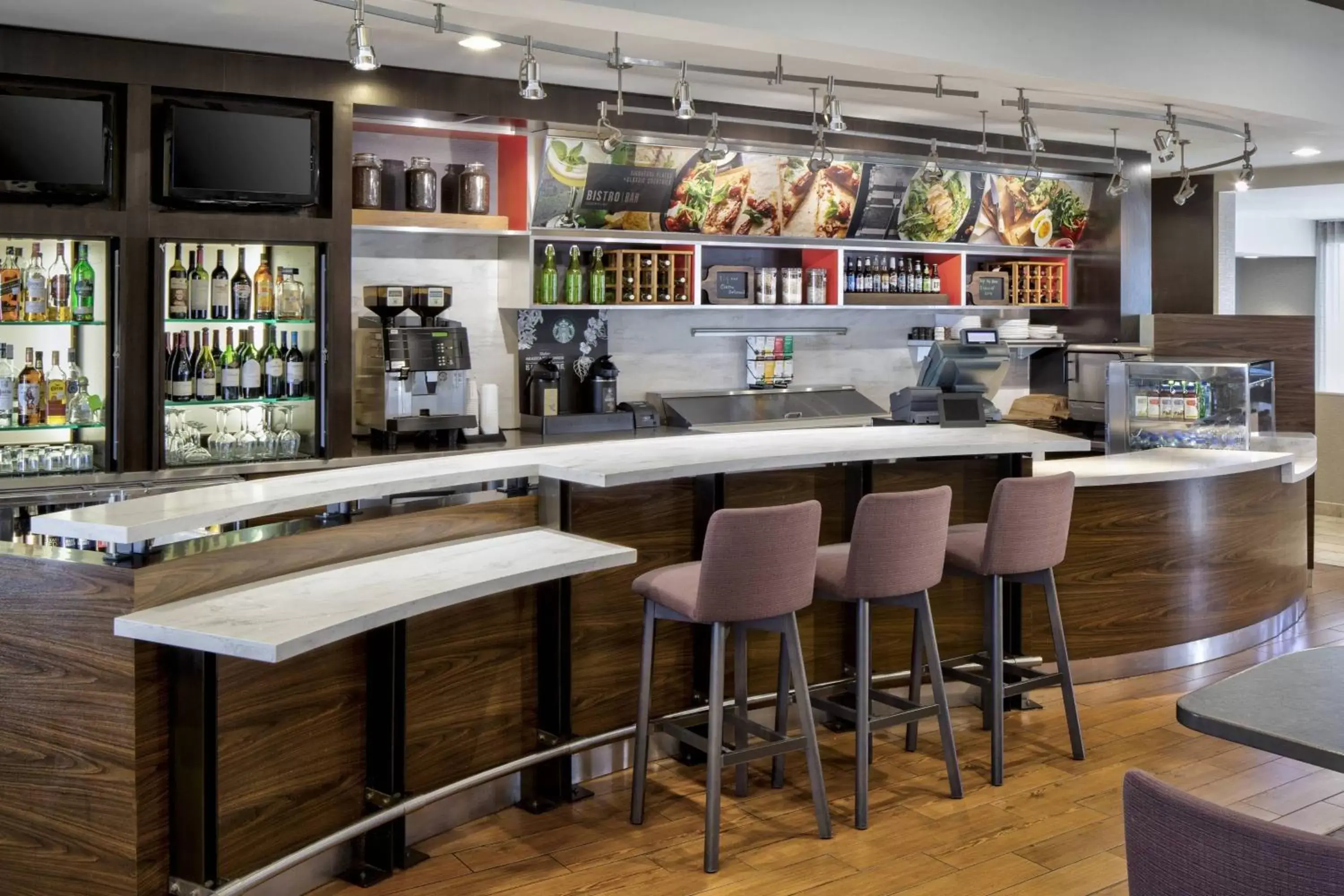 Restaurant/places to eat, Lounge/Bar in Courtyard by Marriott Dallas Arlington Entertainment District