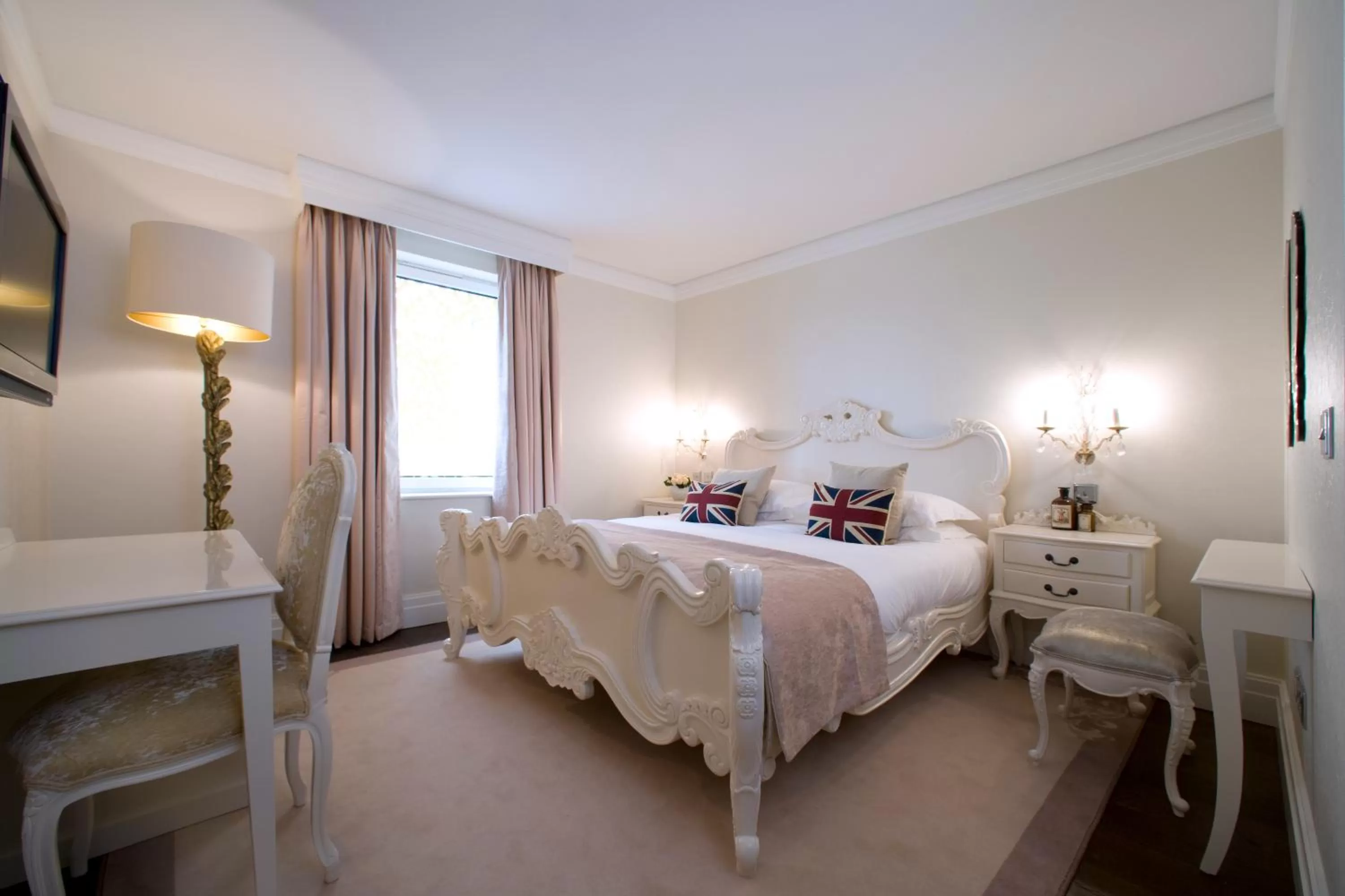 Bed in Karma Sanctum Soho Hotel