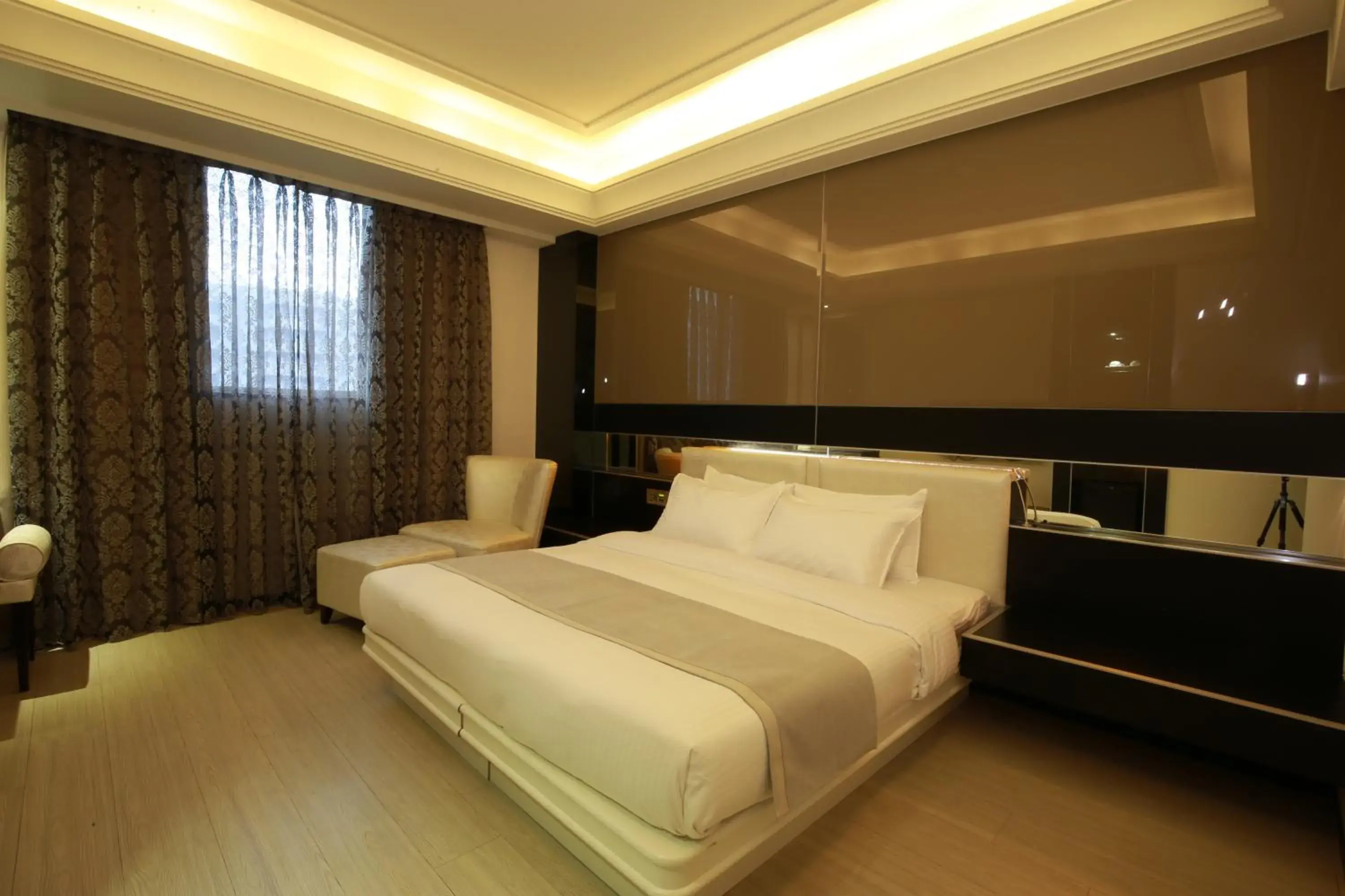 Photo of the whole room, Bed in Highness Hotel