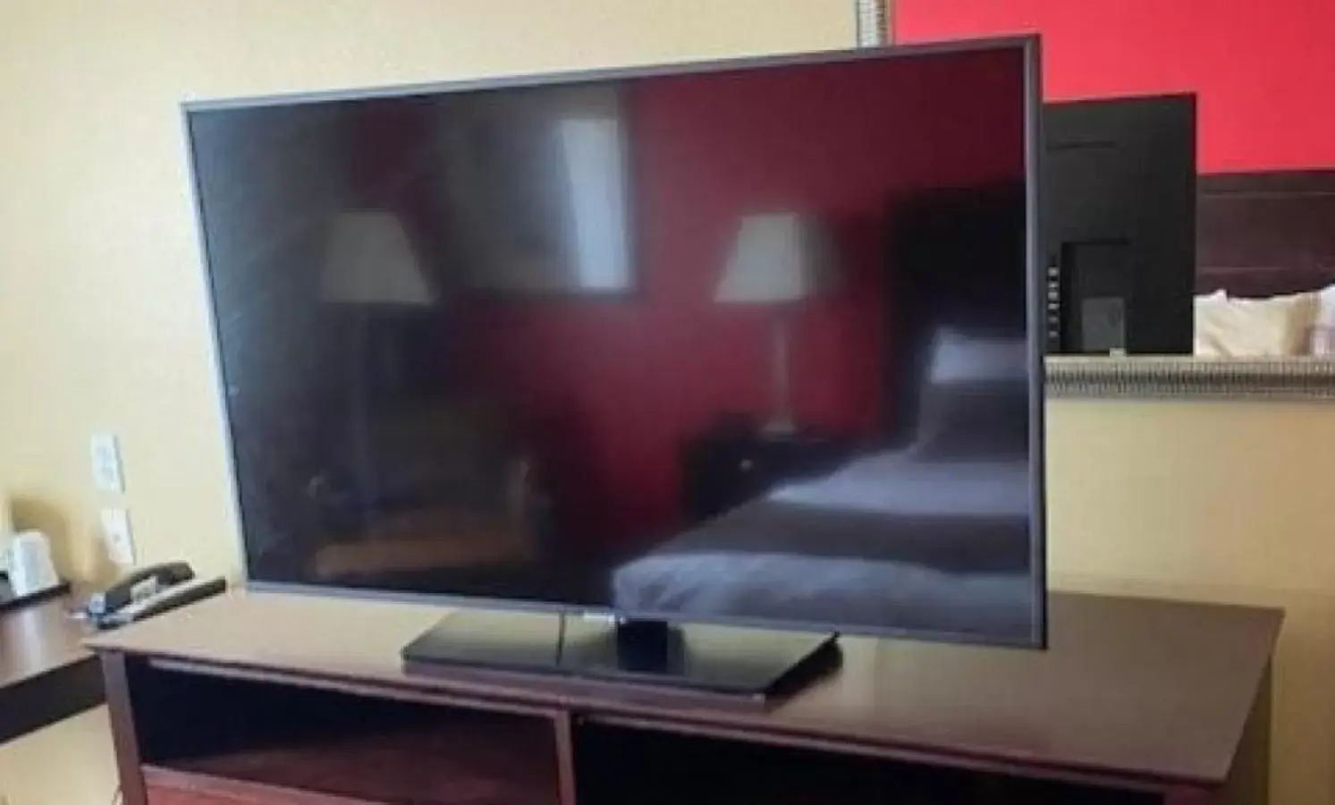 TV and multimedia, TV/Entertainment Center in Comfort Inn & Suites at I-74 and 155