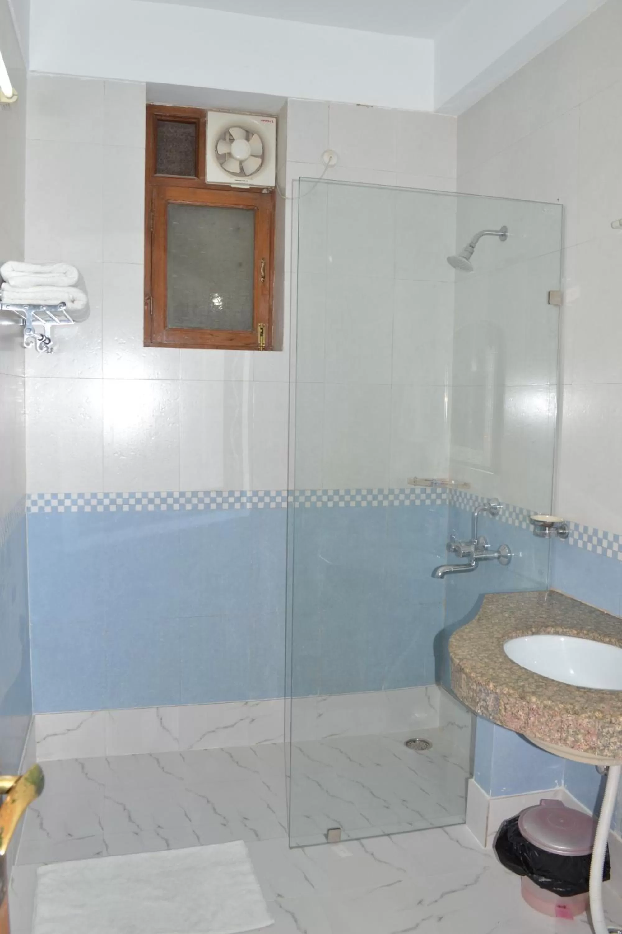 Bathroom in Raj Cottage Ganga Vatika