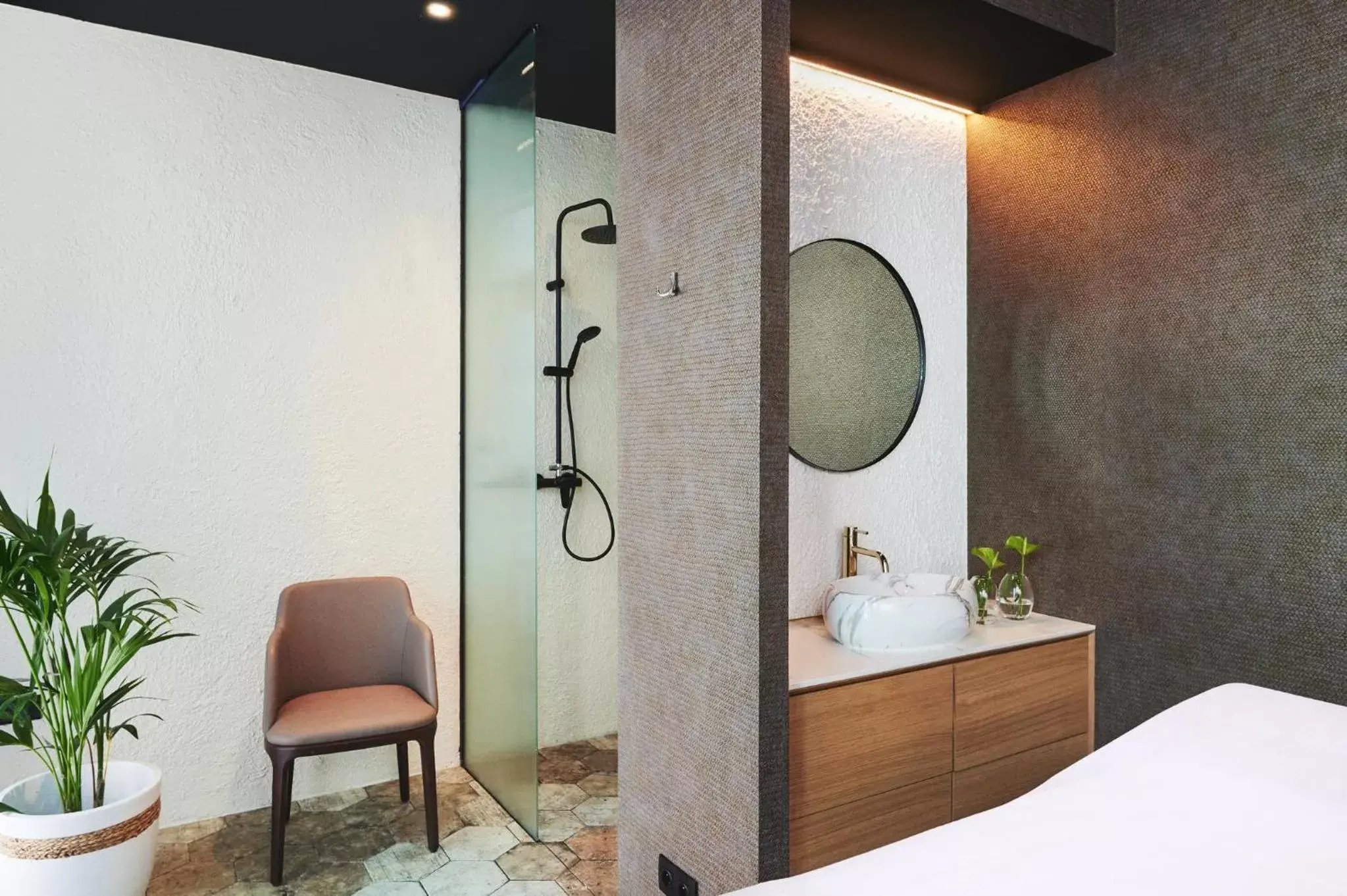 Spa and wellness centre/facilities, Bathroom in InterContinental Warszawa, an IHG Hotel