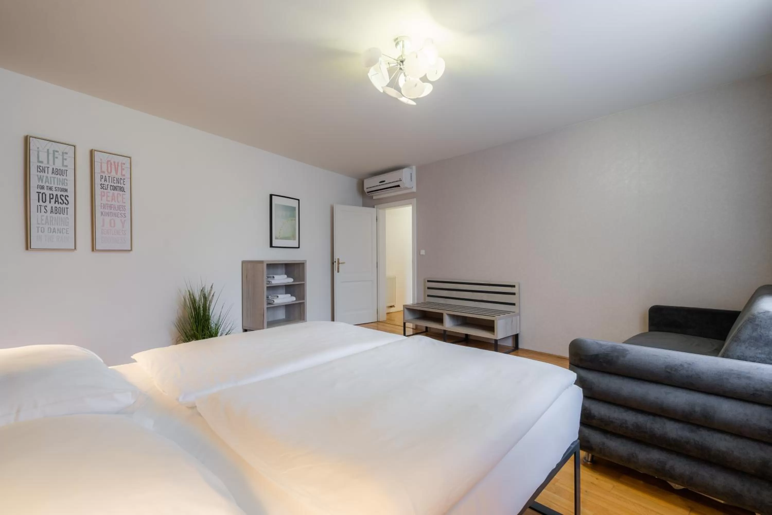 Bed in EA ApartHotel Melantrich