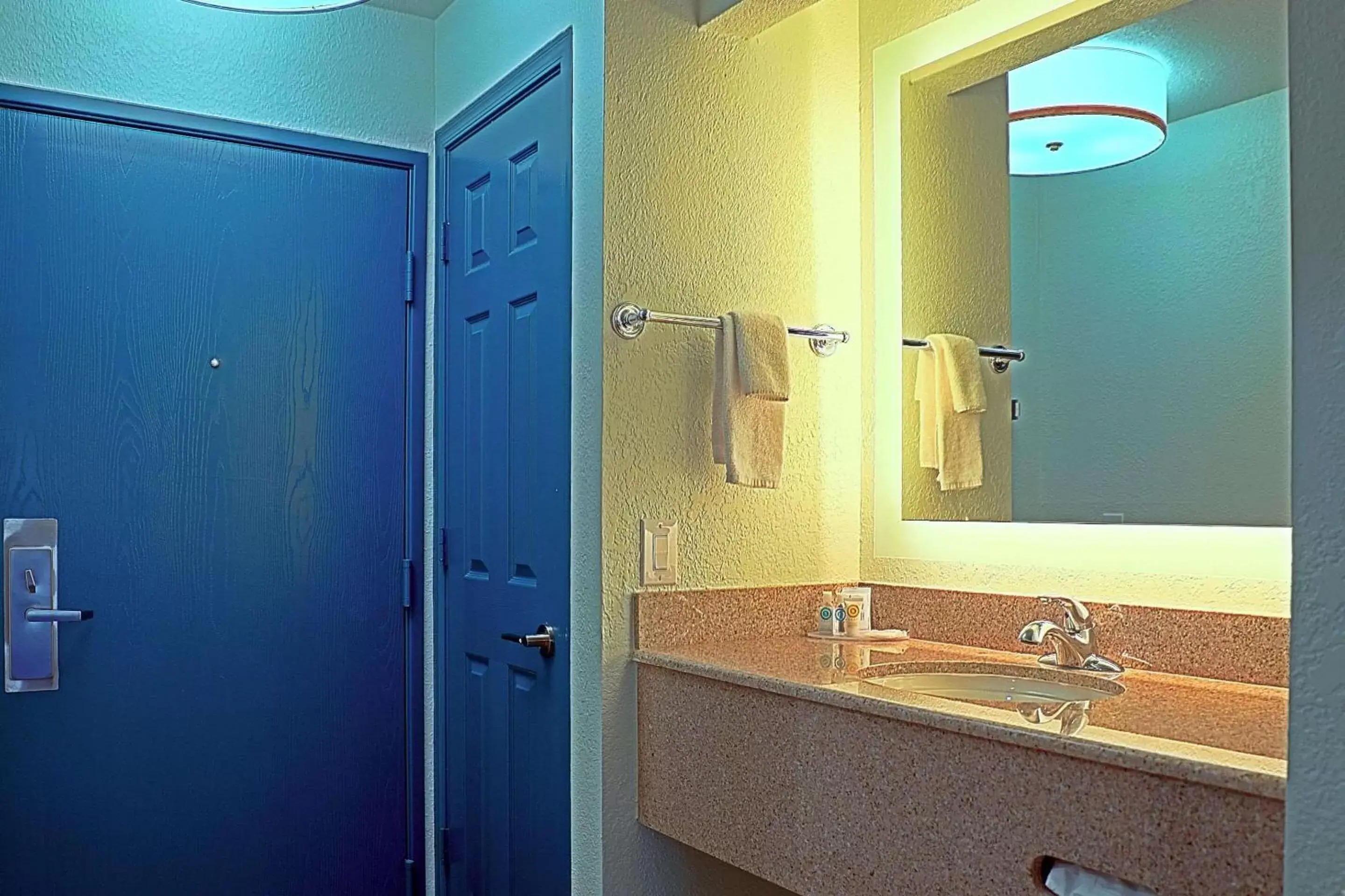 Bedroom, Bathroom in Comfort Inn & Suites Sierra Vista near Ft Huachuca