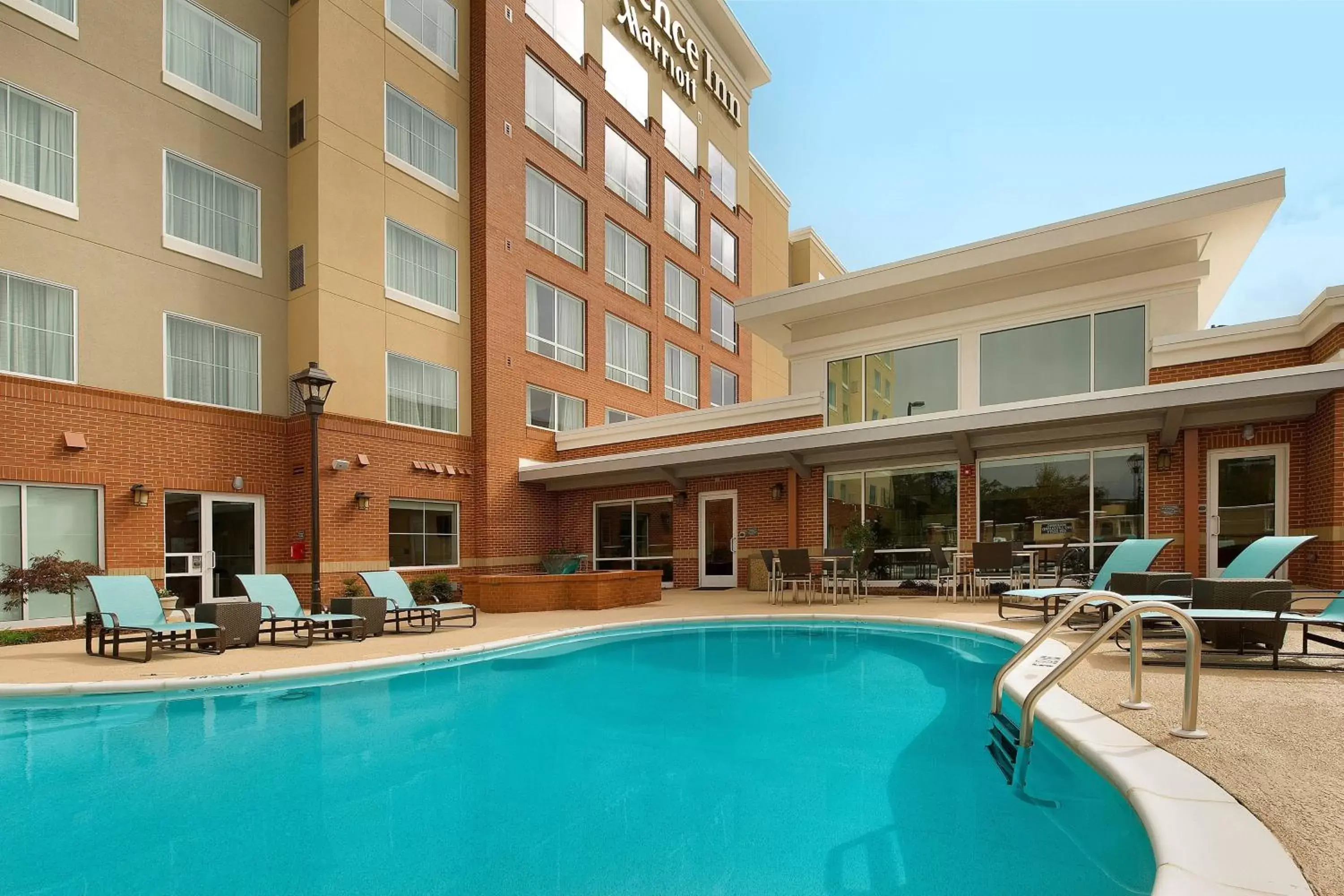 Swimming Pool in Residence Inn Atlanta NE/Duluth Sugarloaf