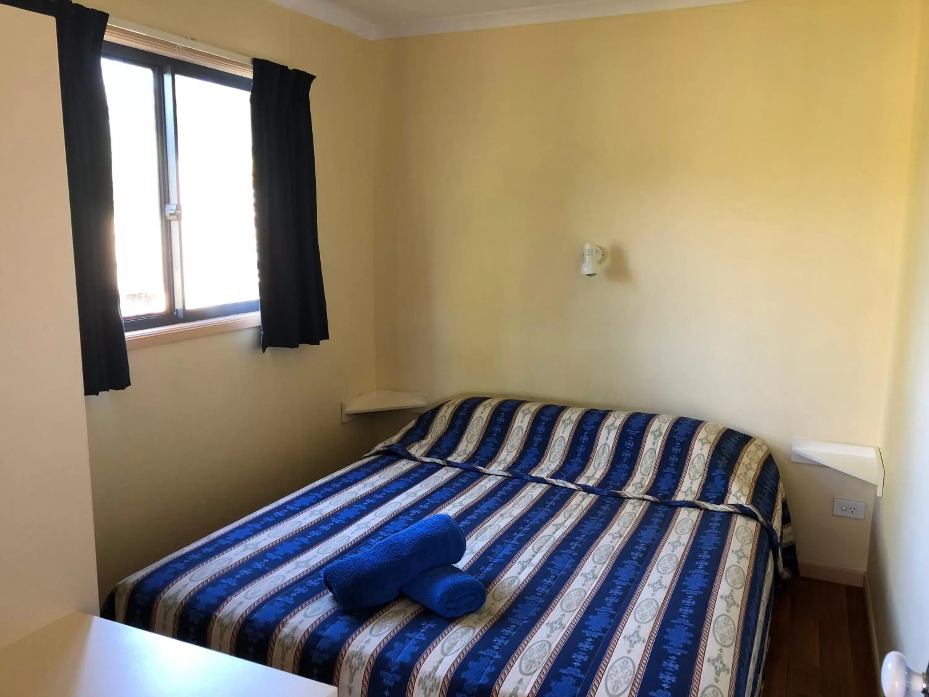 Bed in Breeze Inn 13 Princes Highway, Ulladulla