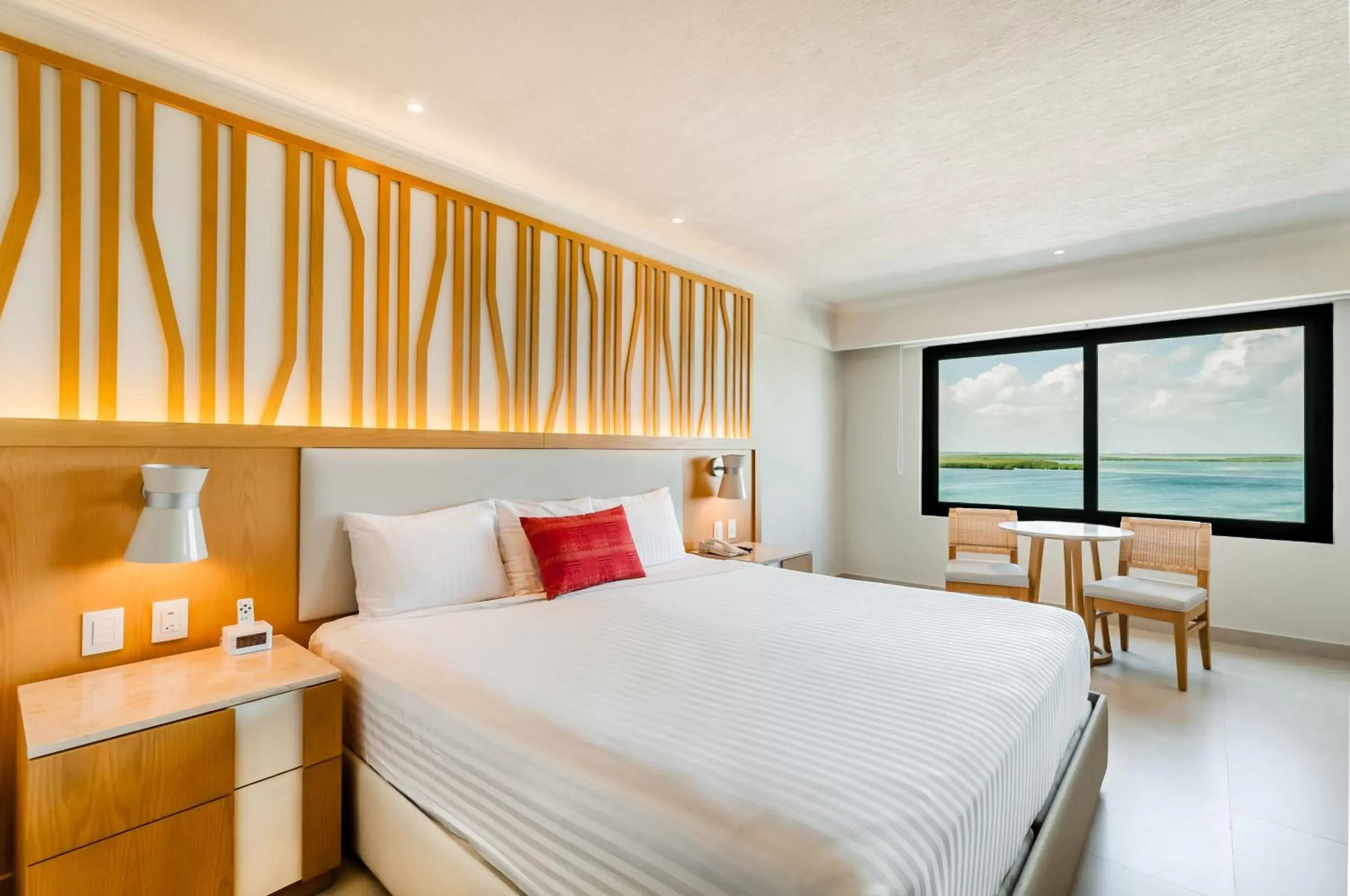 Lake view, Bed in Royal Solaris Cancun-All Inclusive